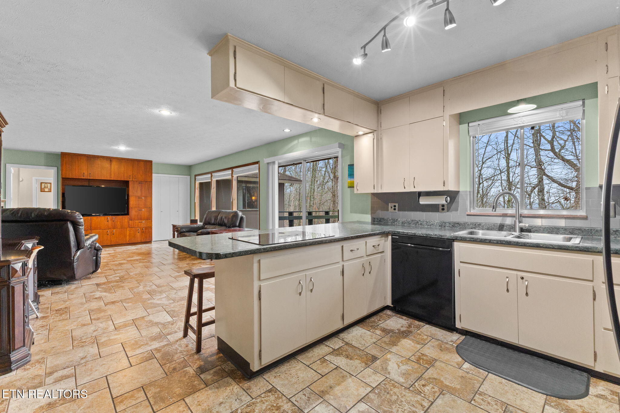 968 W Outer Drive Oak Ridge TN 37830