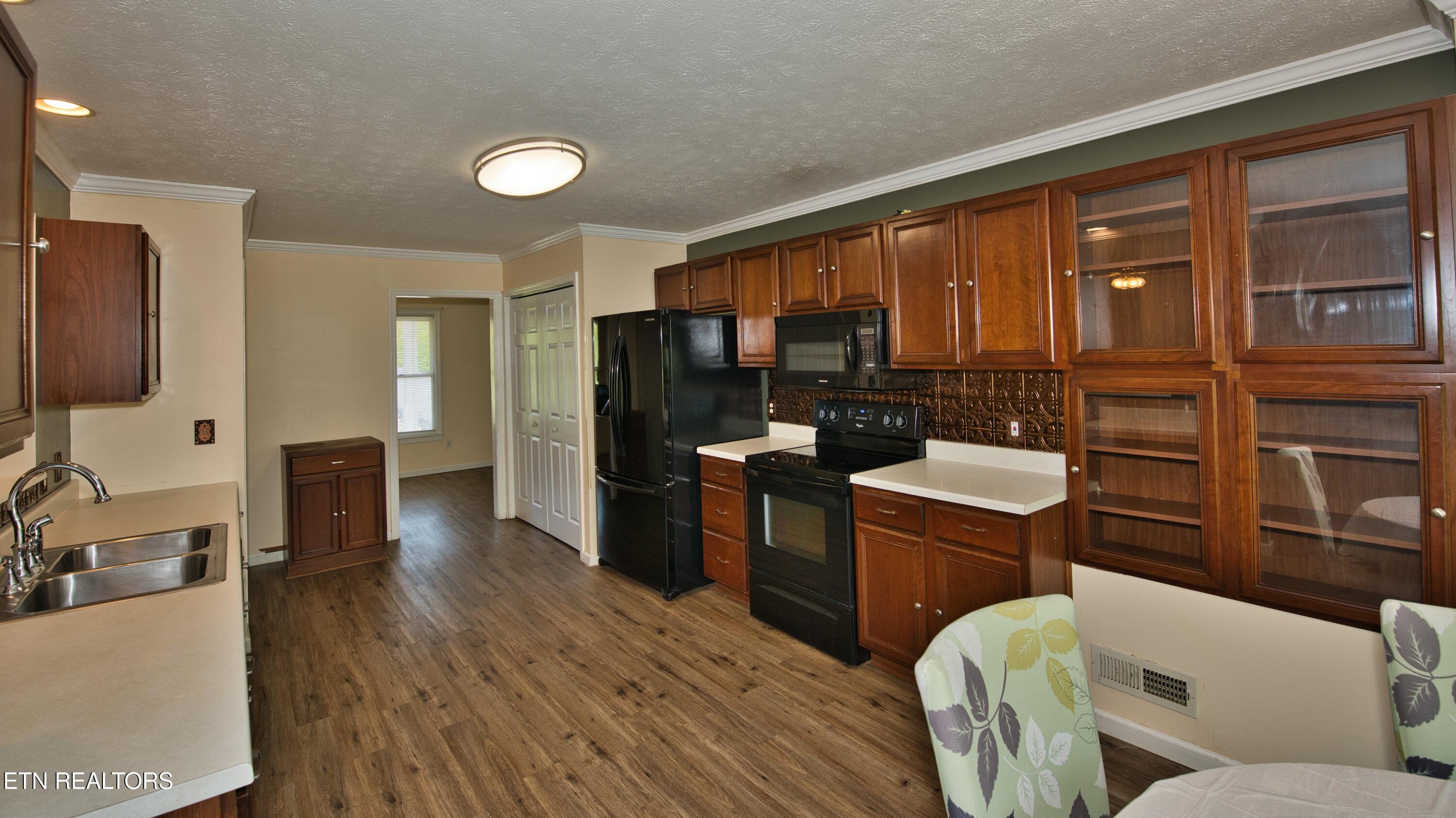 2706 Kentwood Kodak TN 37764
