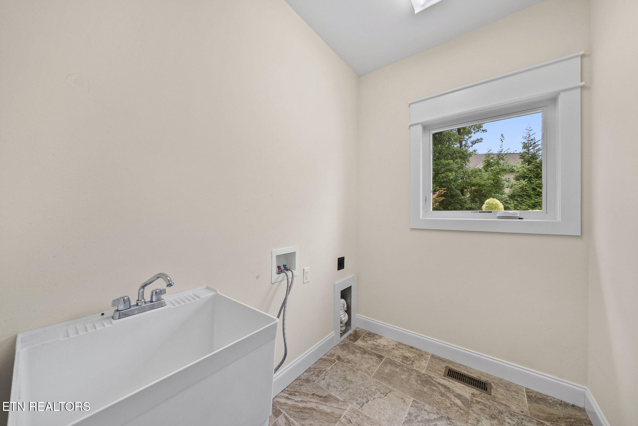 26 Cedar Ridge Circle Fairfield Glade TN 38558