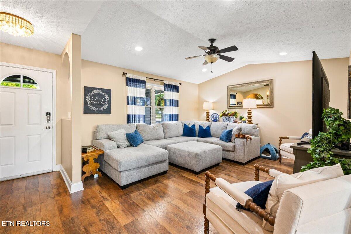 304 Dogwood Lane Jacksboro TN 37757