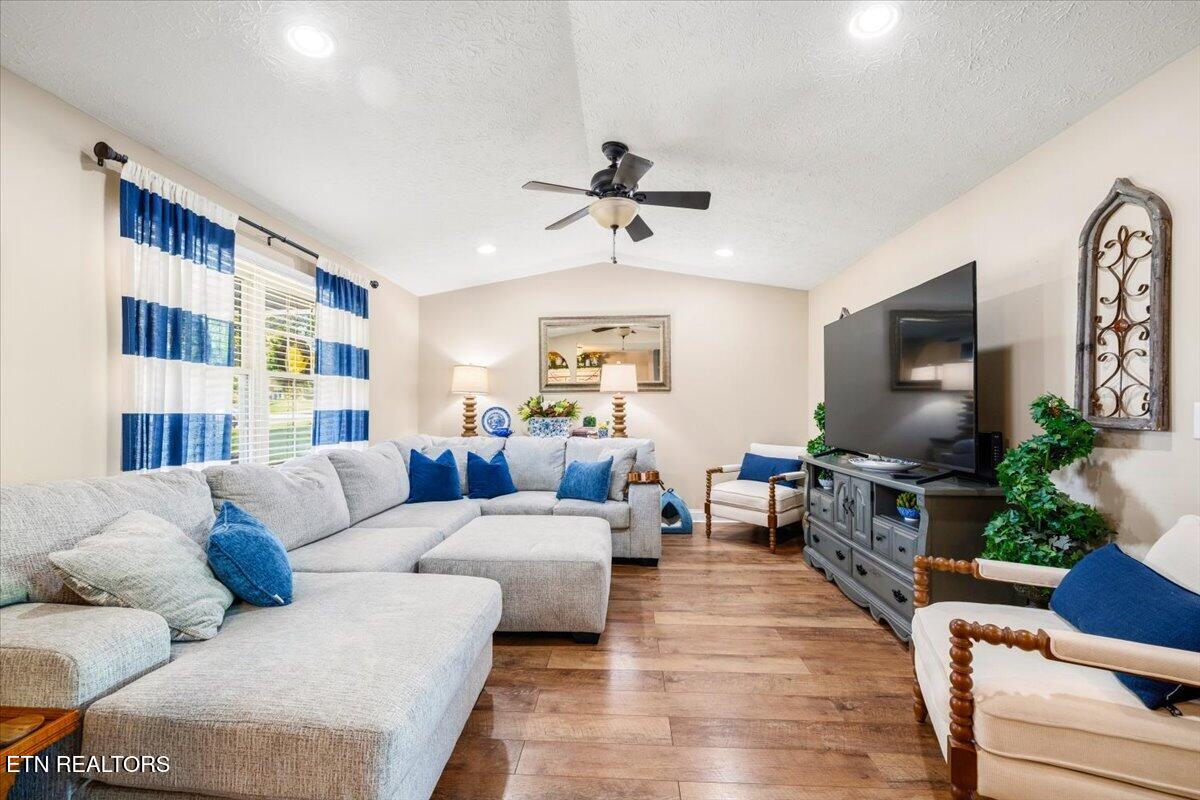 304 Dogwood Lane Jacksboro TN 37757