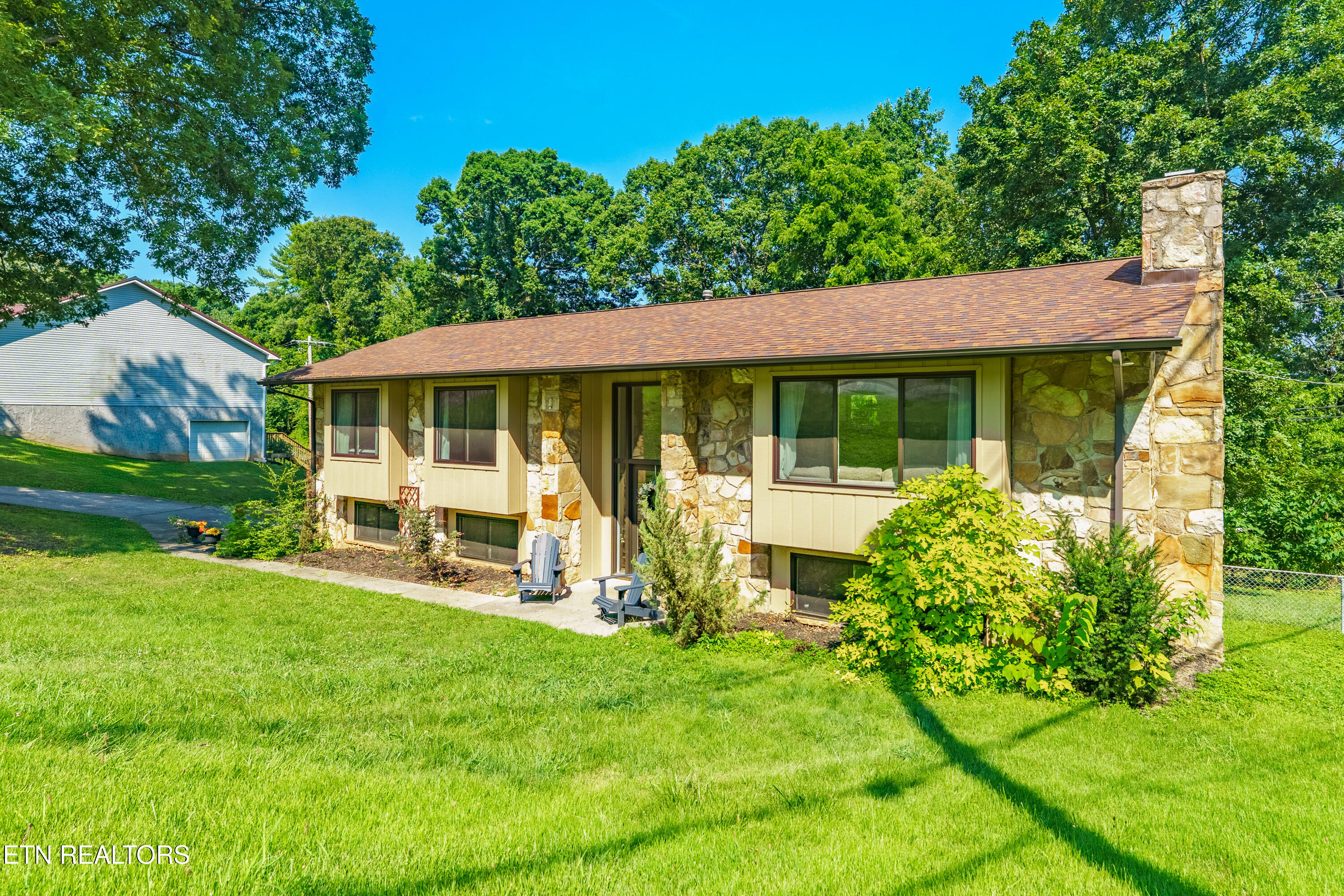 2647 May Avenue Maryville TN 37804