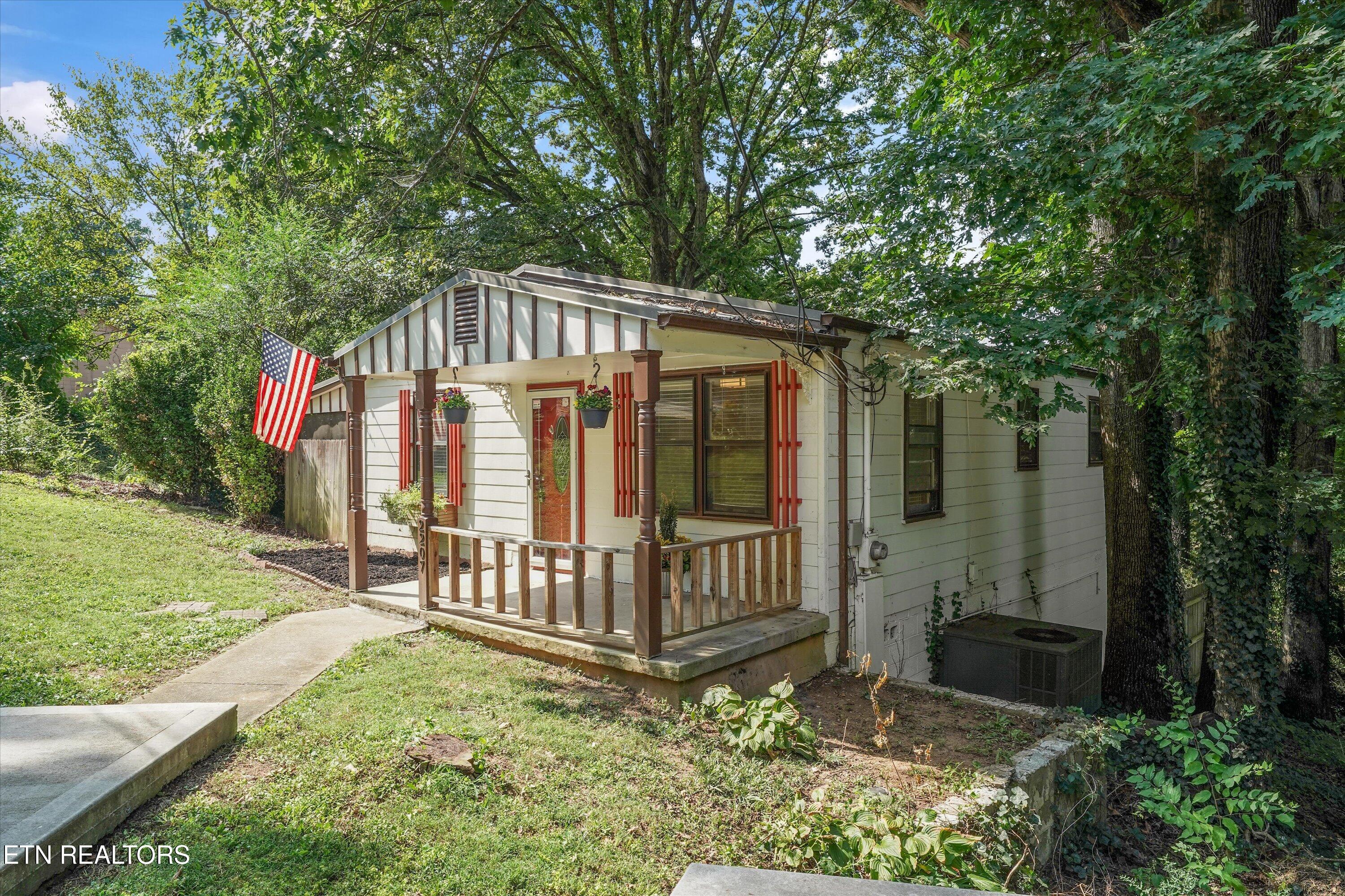 2207 Piedmont Street Knoxville TN 37921