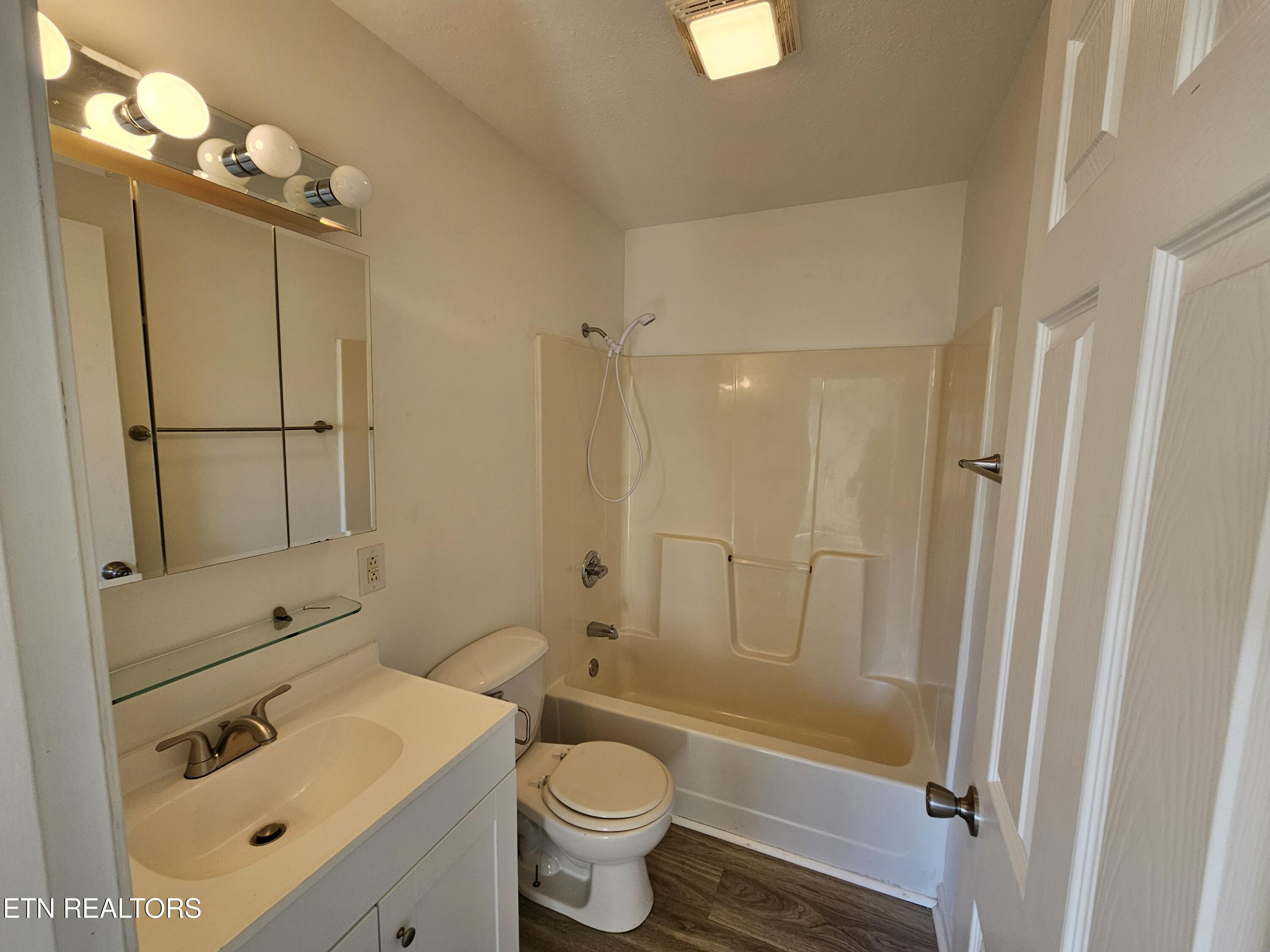 100 Steven Lane Harriman TN 37748