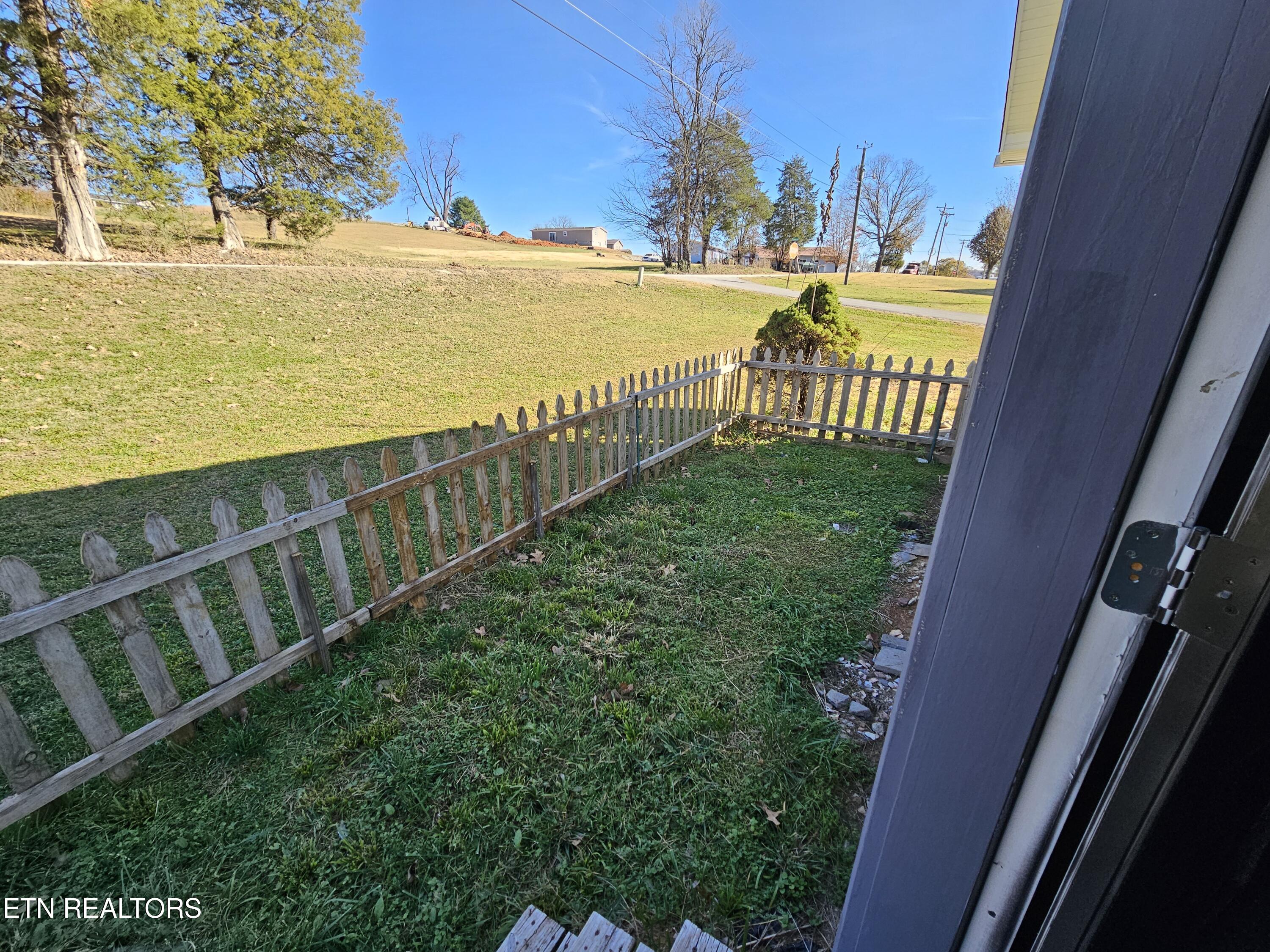 100 Steven Lane Harriman TN 37748