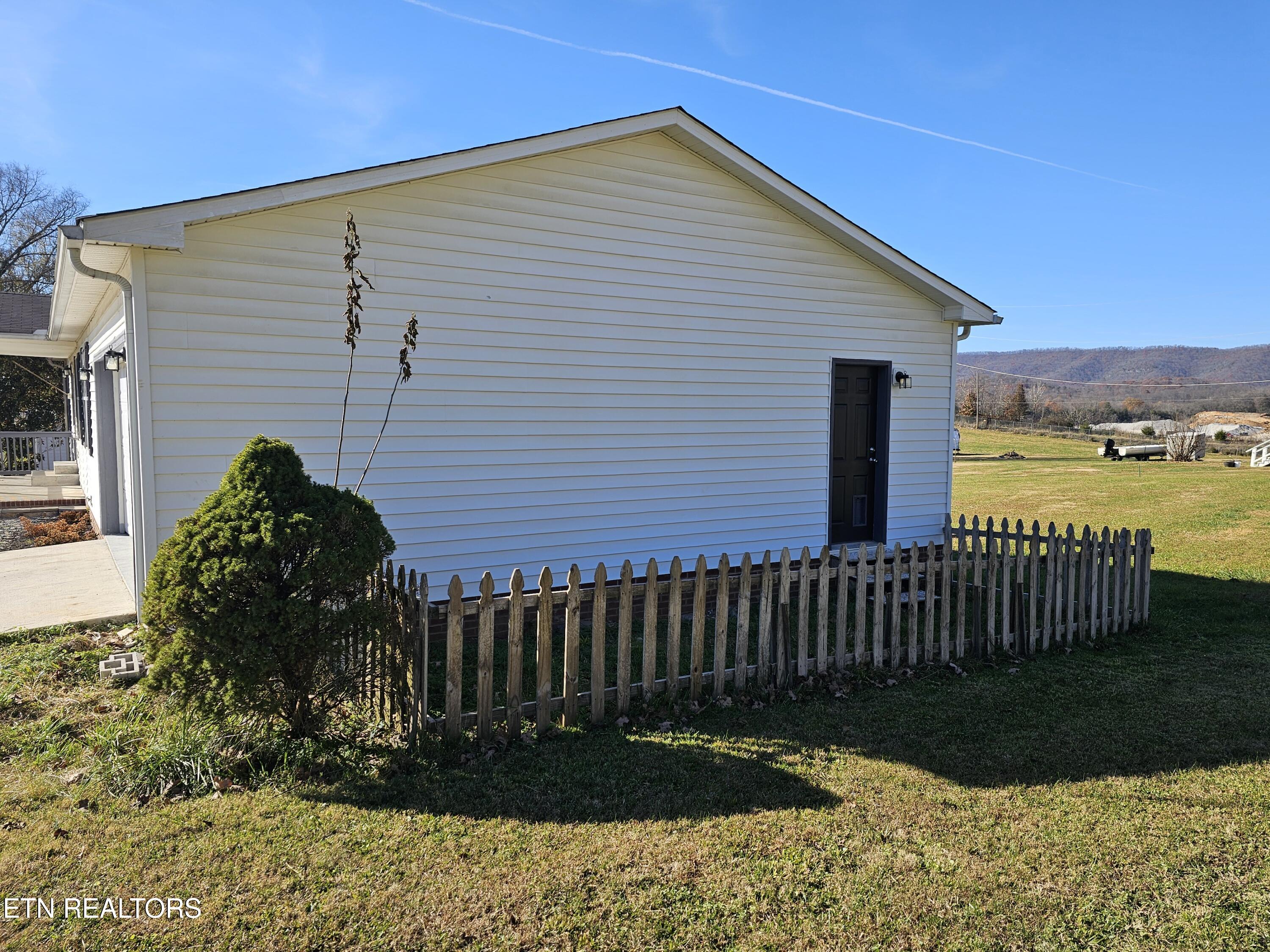 100 Steven Lane Harriman TN 37748