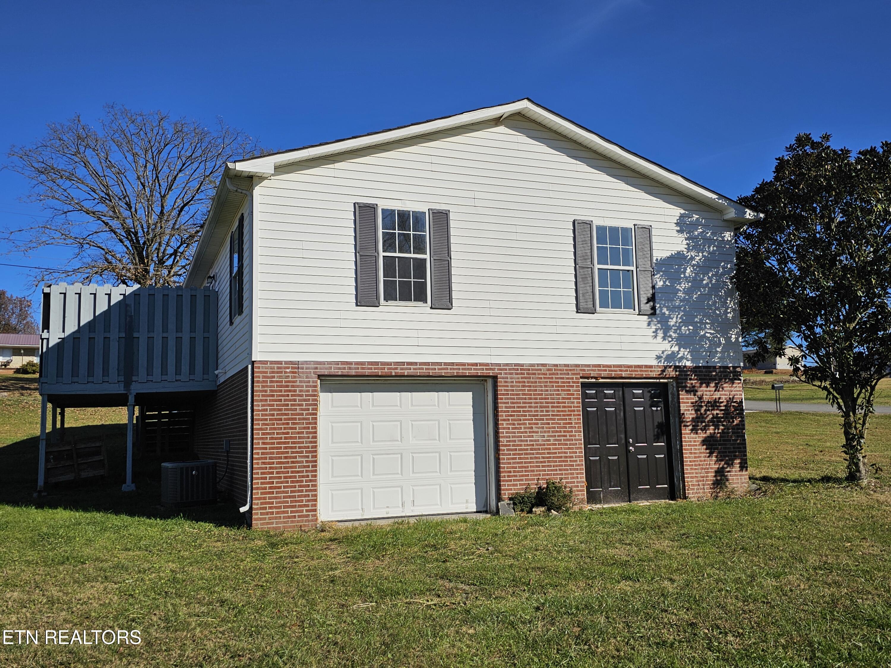100 Steven Lane Harriman TN 37748