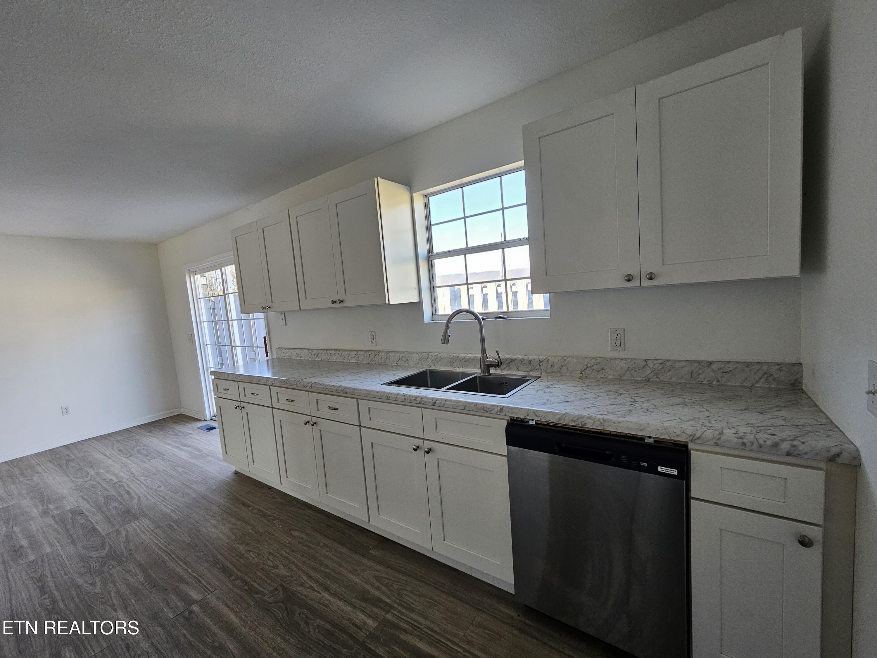 100 Steven Lane Harriman TN 37748