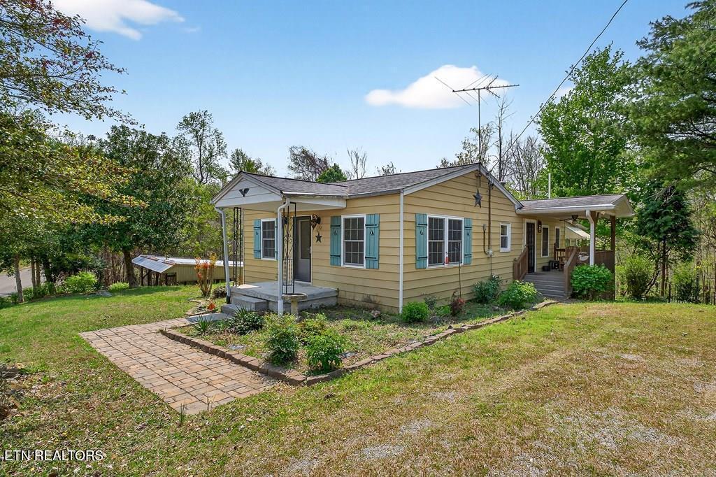 1932 Holly Creek Road Celina TN 38551