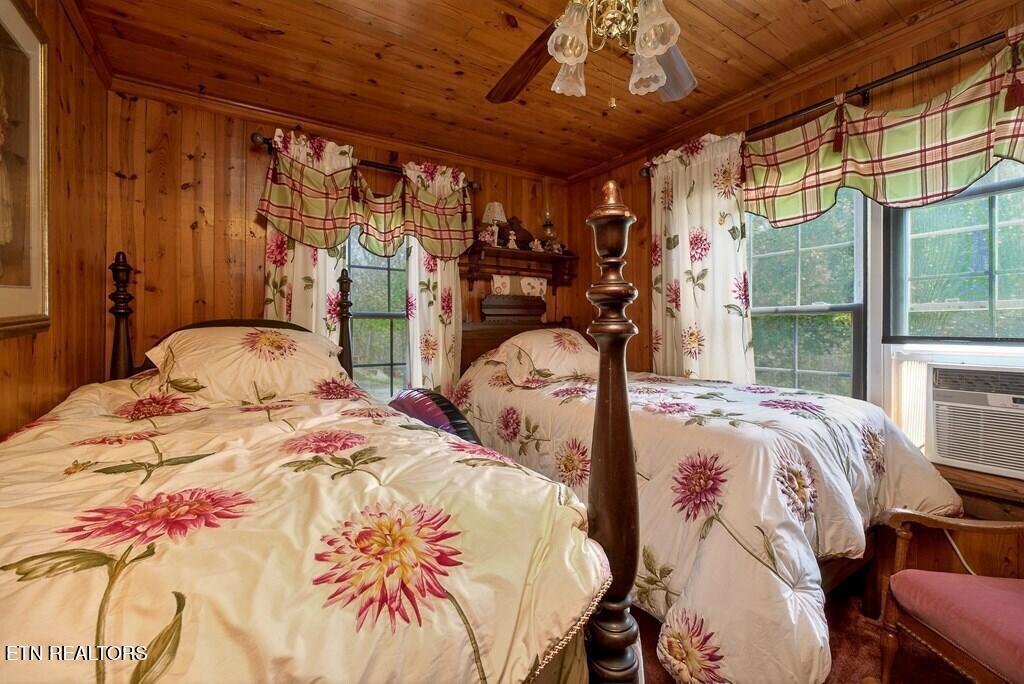 1932 Holly Creek Road Celina TN 38551