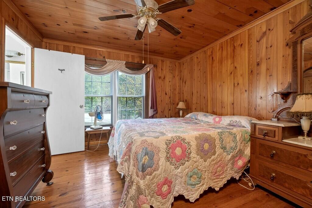 1932 Holly Creek Road Celina TN 38551