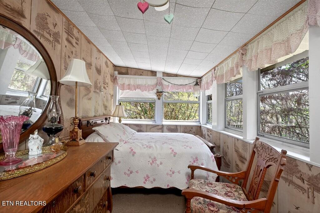 1932 Holly Creek Road Celina TN 38551