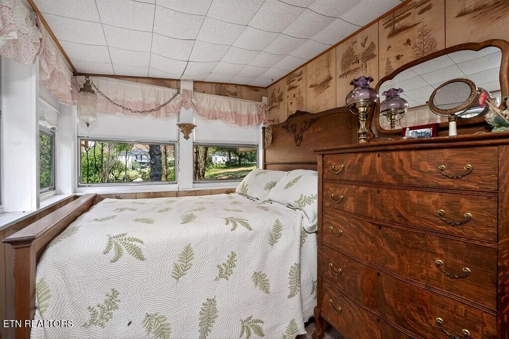 1932 Holly Creek Road Celina TN 38551