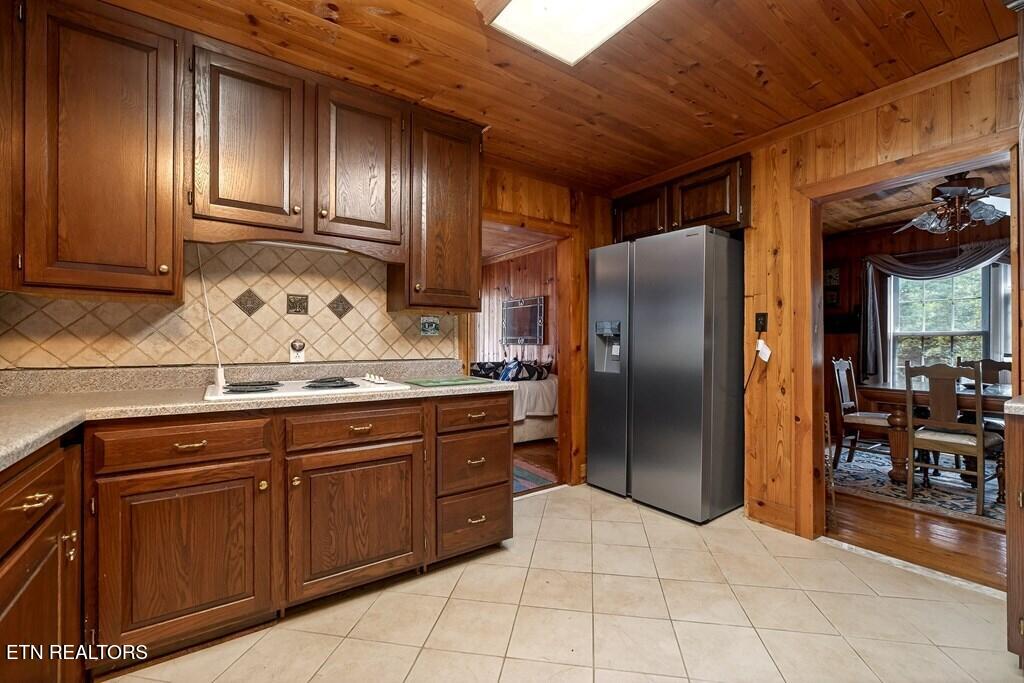 1932 Holly Creek Road Celina TN 38551
