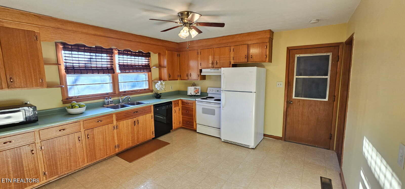 7933 Ewing Road Powell TN 37849