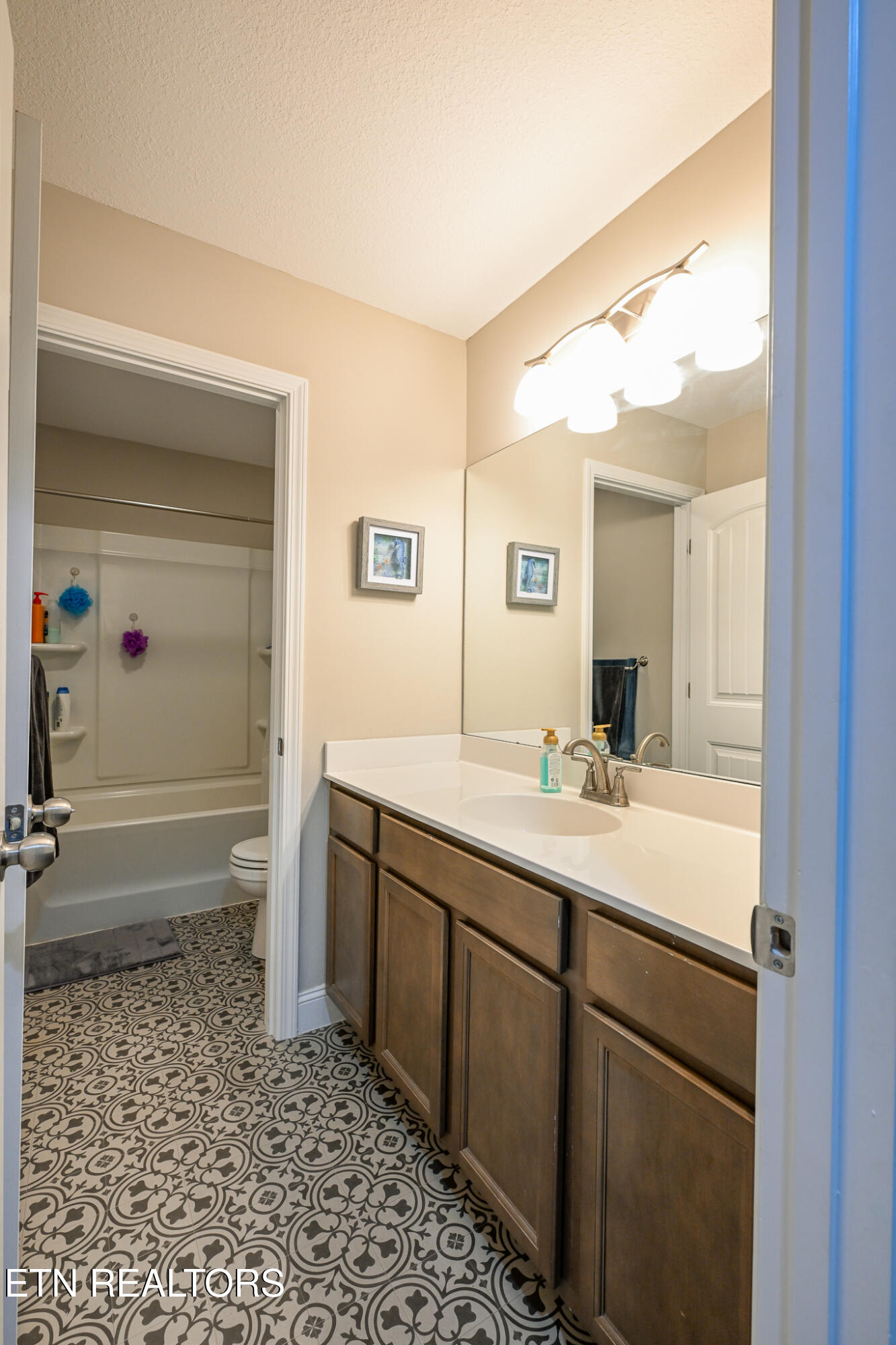 2118 Tributary Drive Sevierville TN 37876