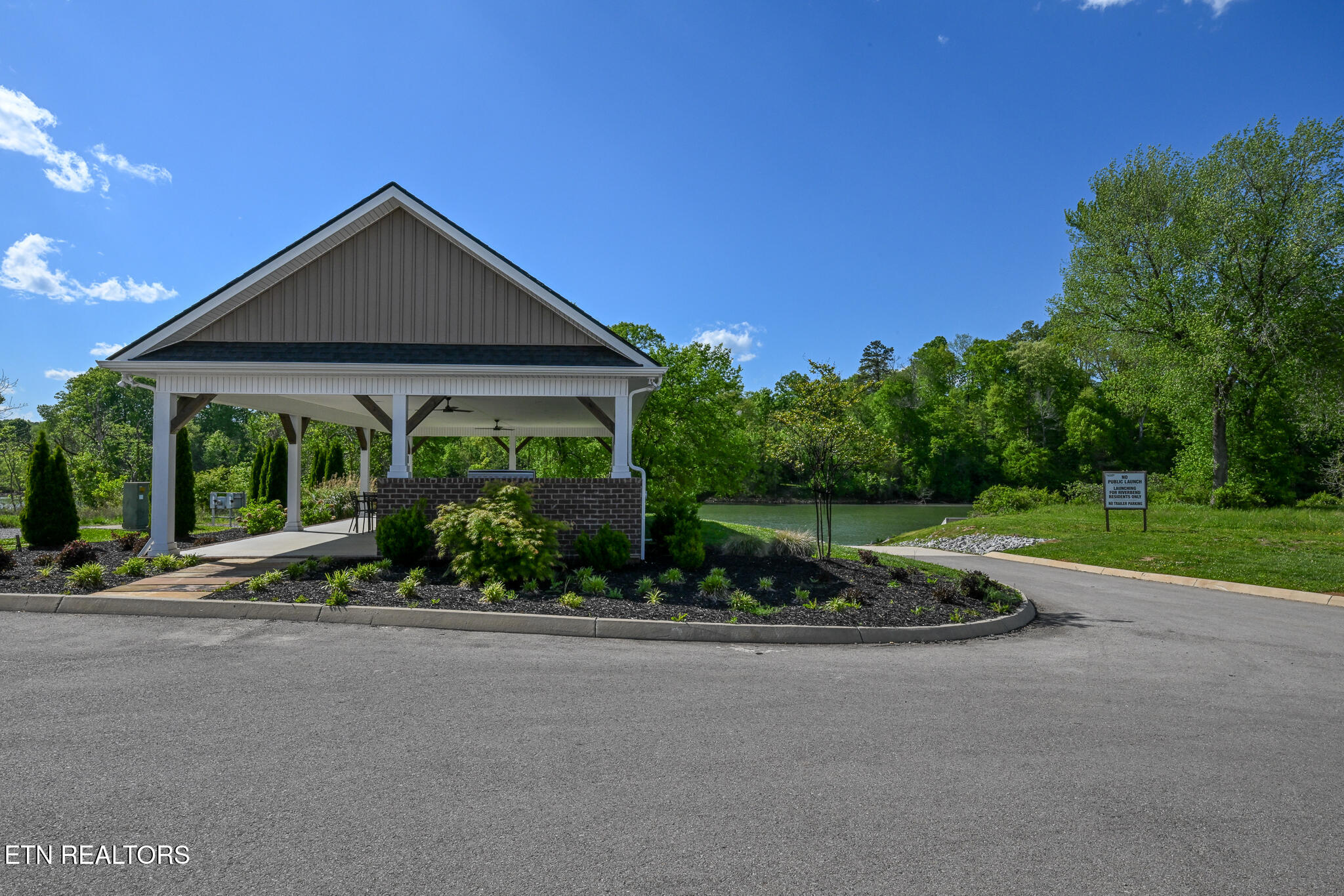 2118 Tributary Drive Sevierville TN 37876