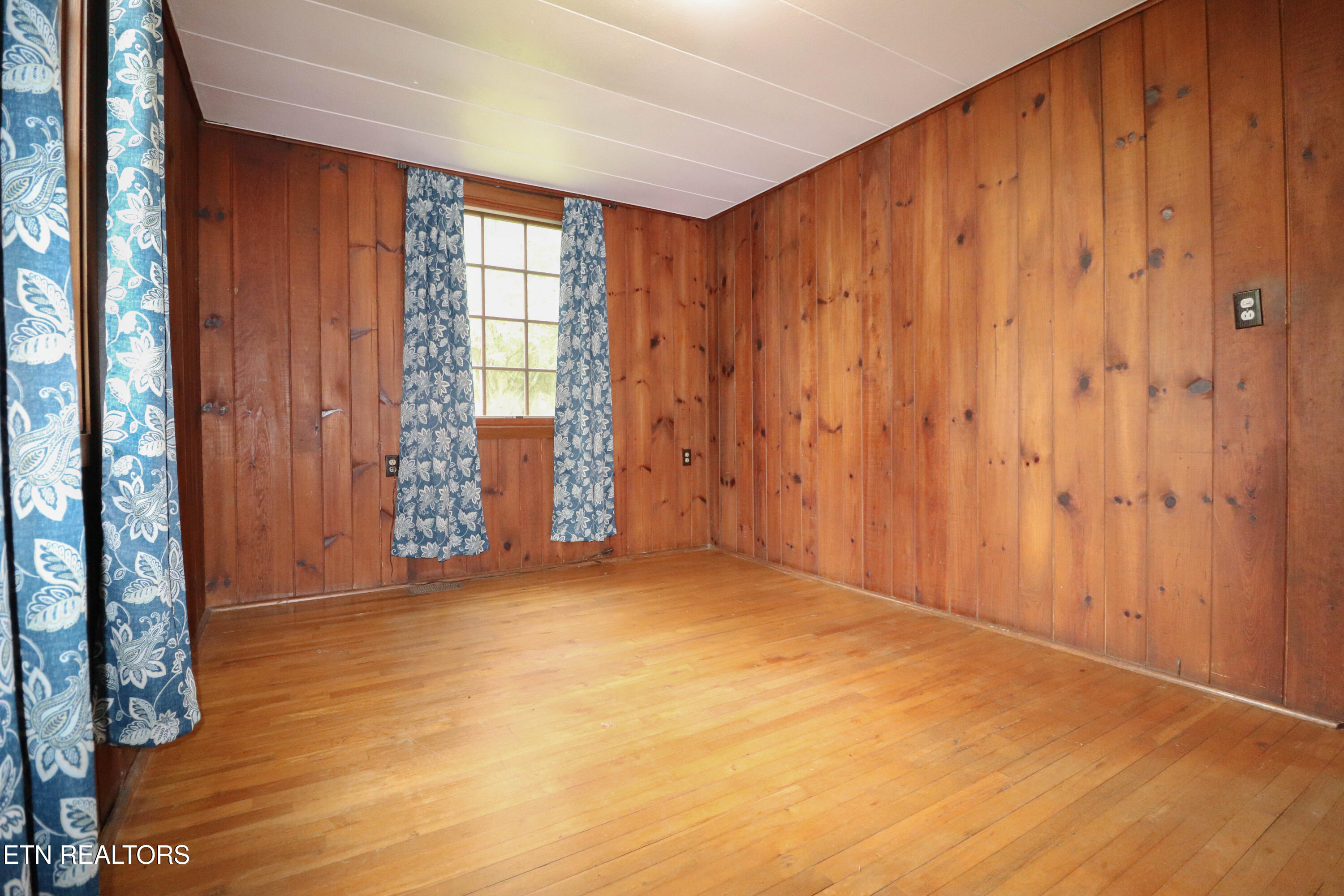 43 W Circle Road Norris TN 37828
