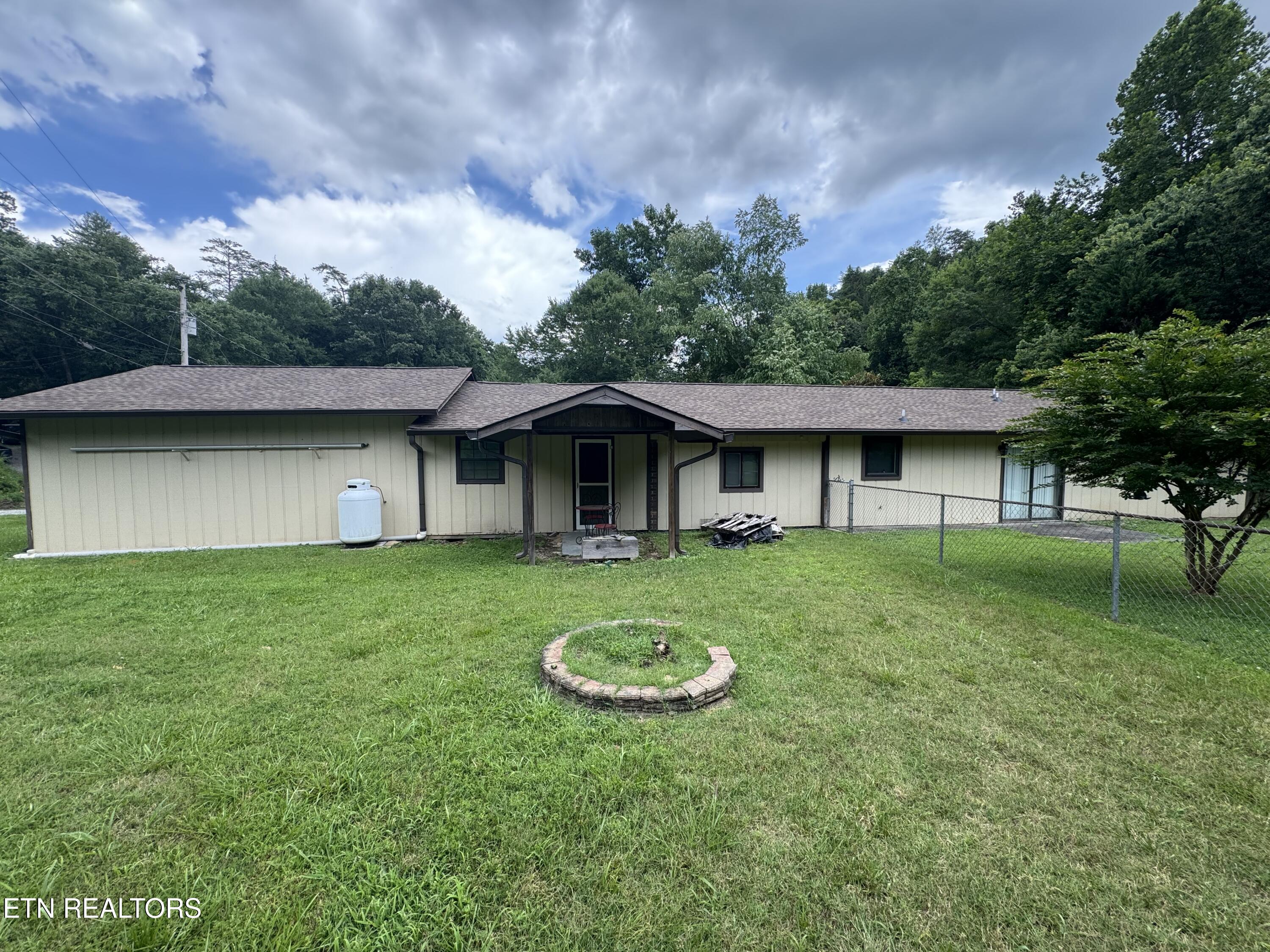 1637 Arron Way Sevierville TN 37876