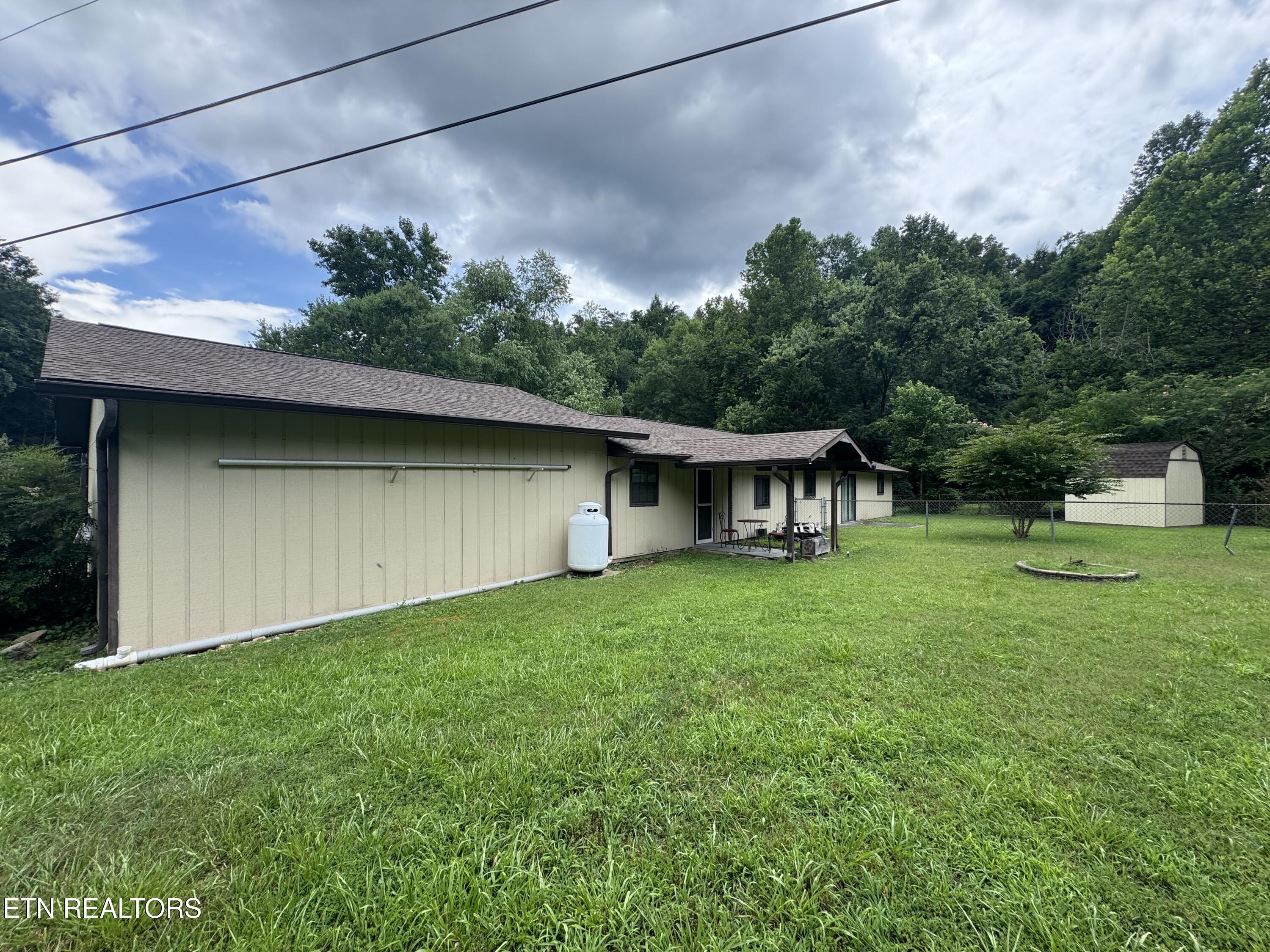 1637 Arron Way Sevierville TN 37876