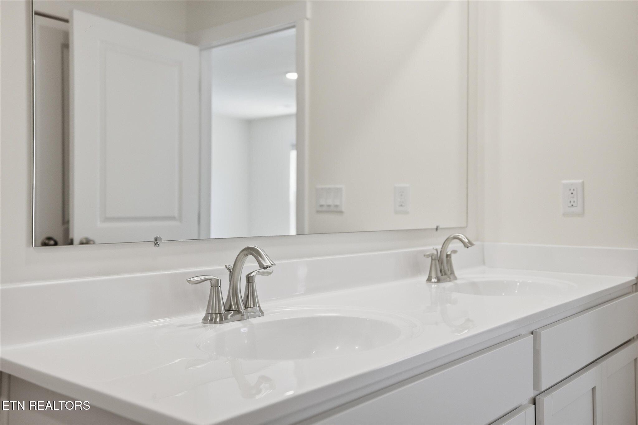 570 White Oak Lane Vonore TN 37885