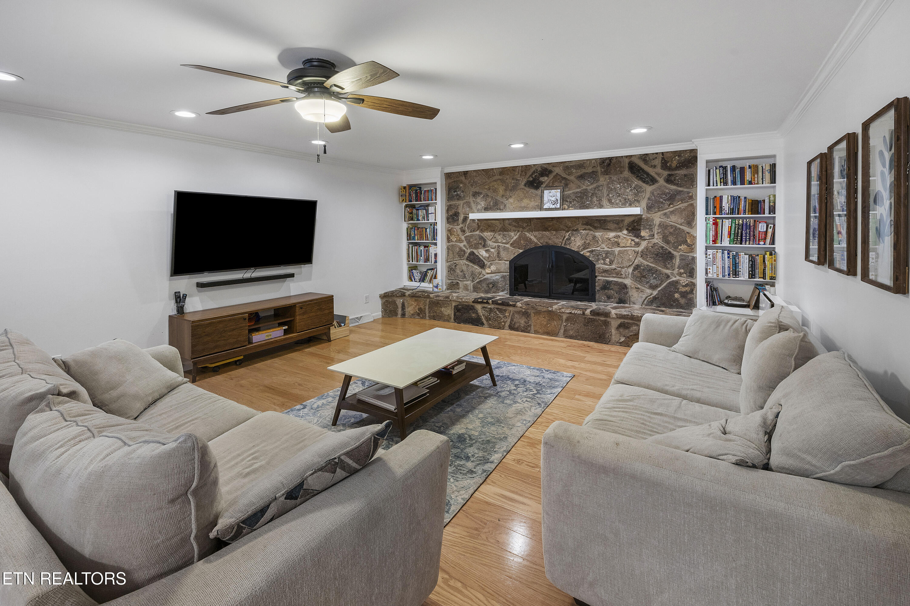 8702 Terri Circle Knoxville TN 37923