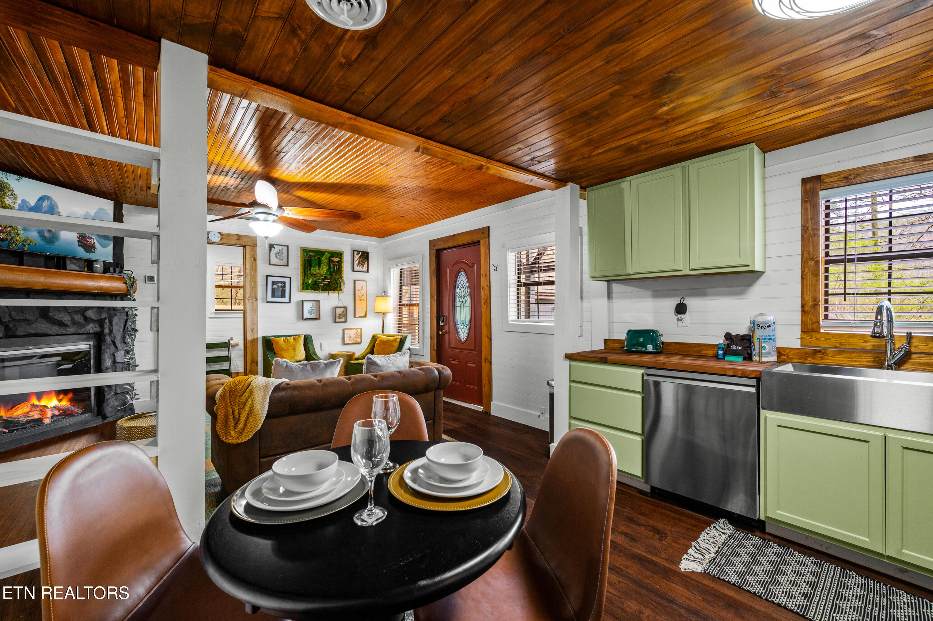 1129 S Spring Hollow Road Sevierville TN 37876