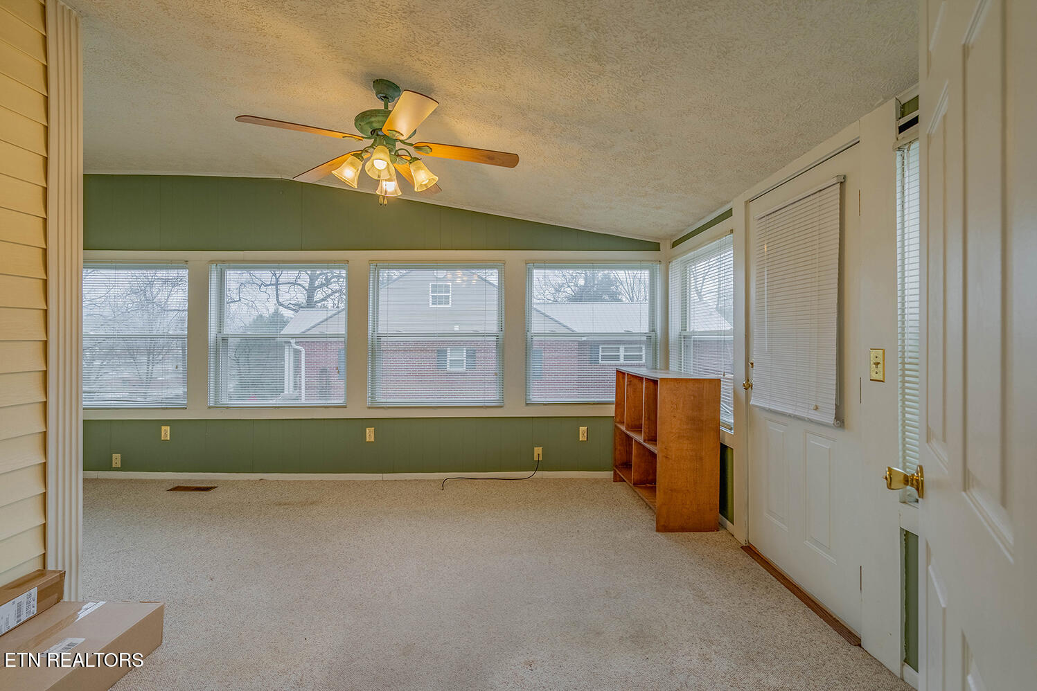320 S Douglas Avenue Rockwood TN 37854