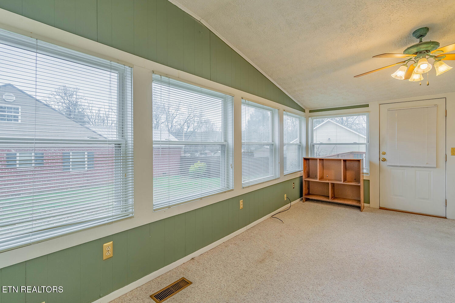 320 S Douglas Avenue Rockwood TN 37854