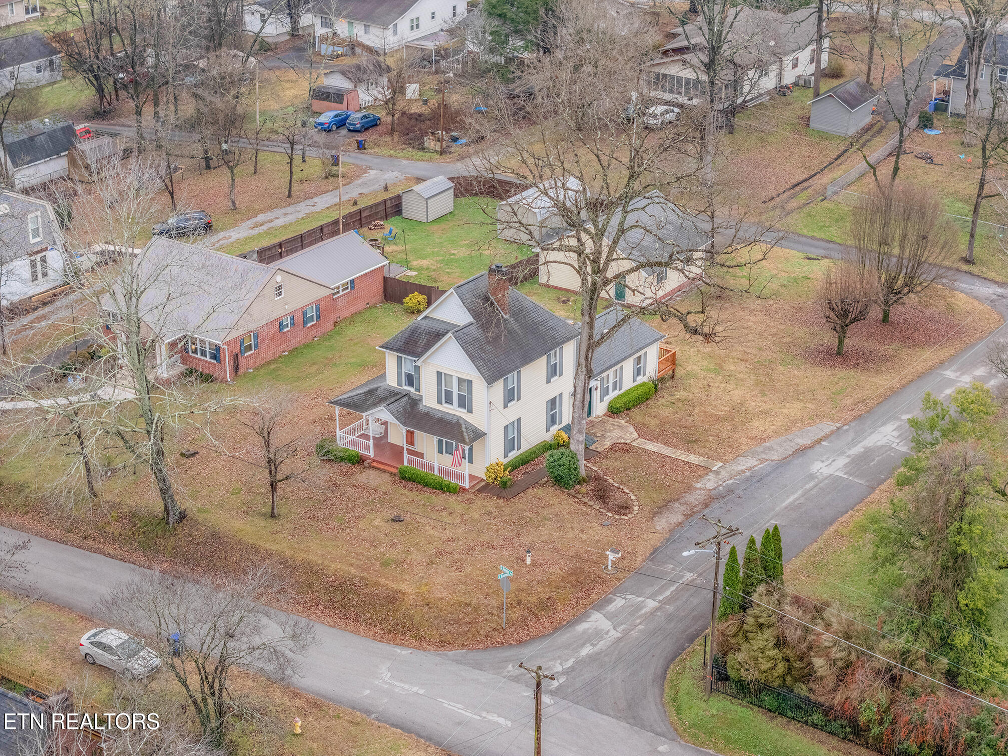 320 S Douglas Avenue Rockwood TN 37854