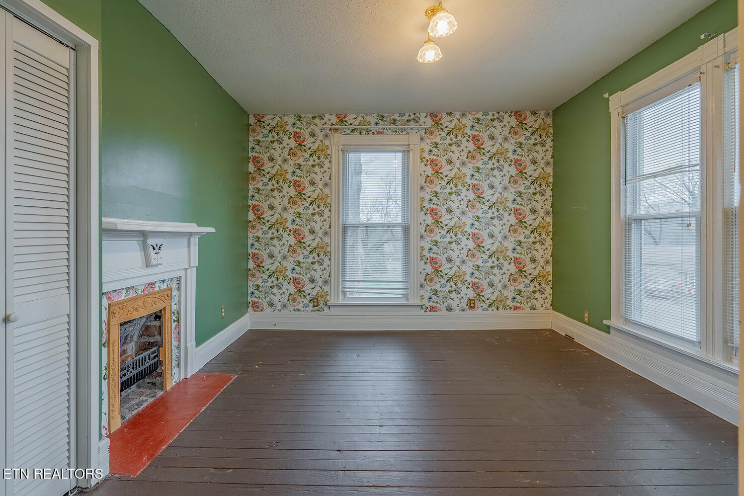 320 S Douglas Avenue Rockwood TN 37854