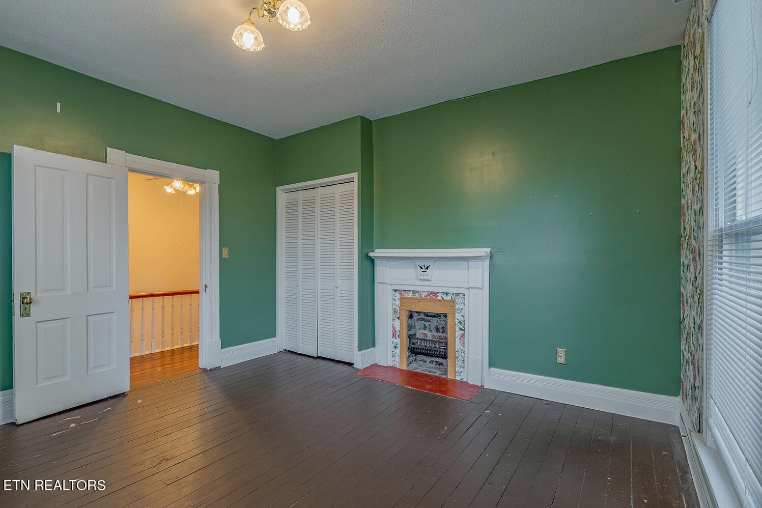 320 S Douglas Avenue Rockwood TN 37854