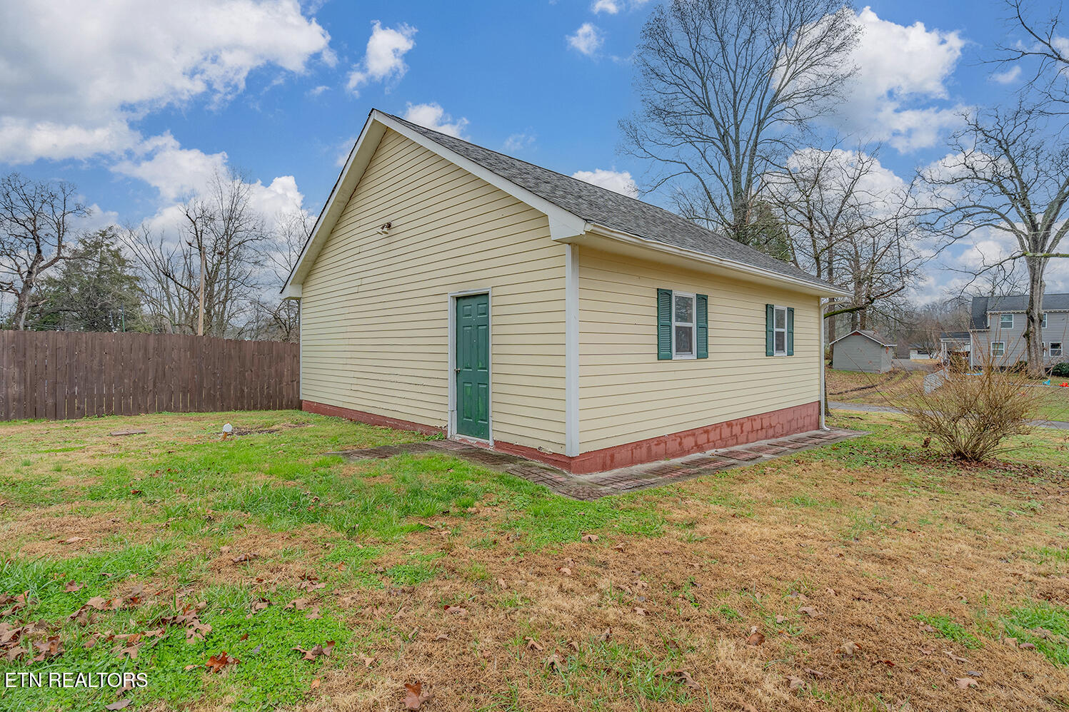 320 S Douglas Avenue Rockwood TN 37854