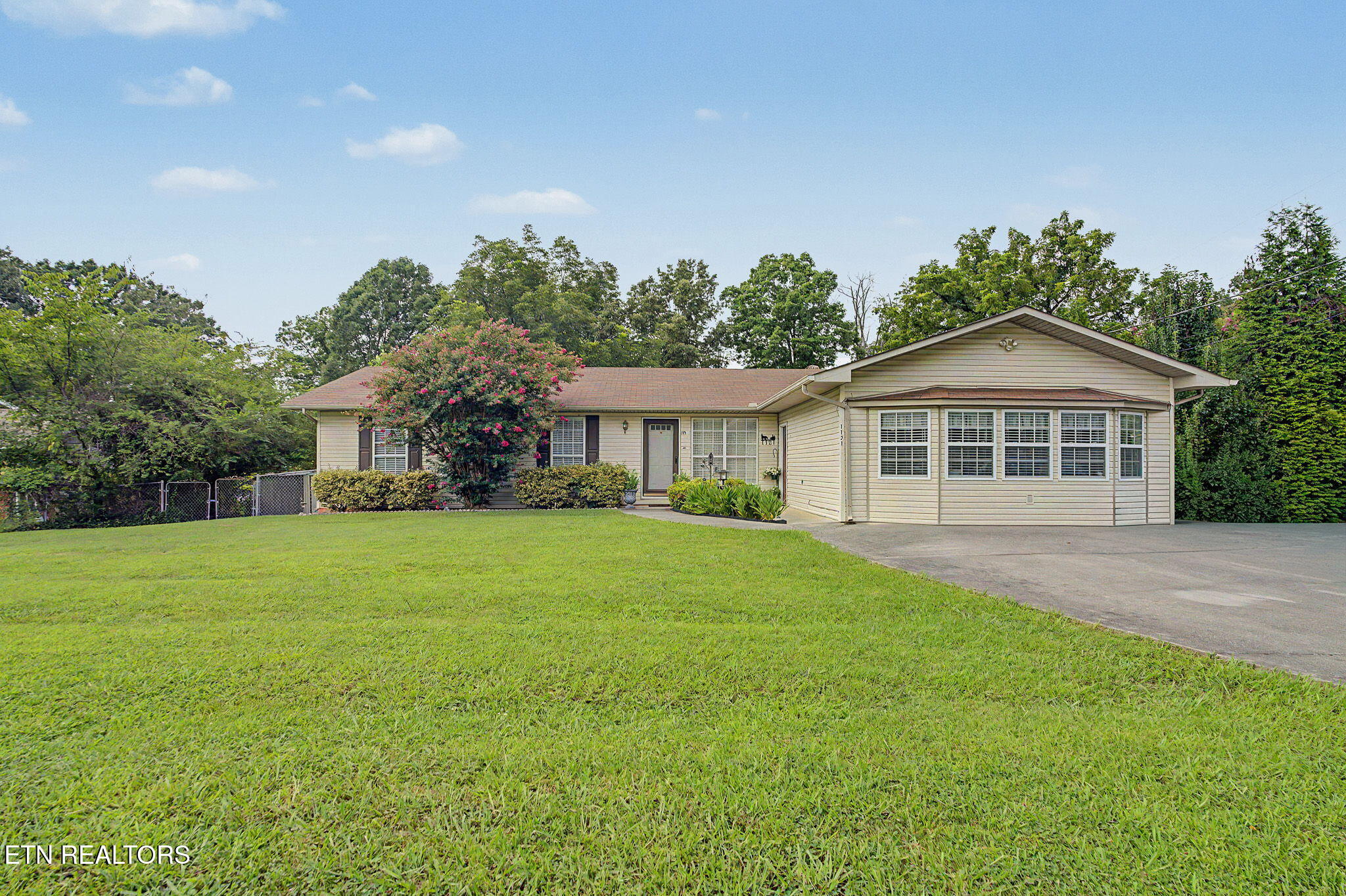 1121 Smokyview Drive Sevierville TN 37862