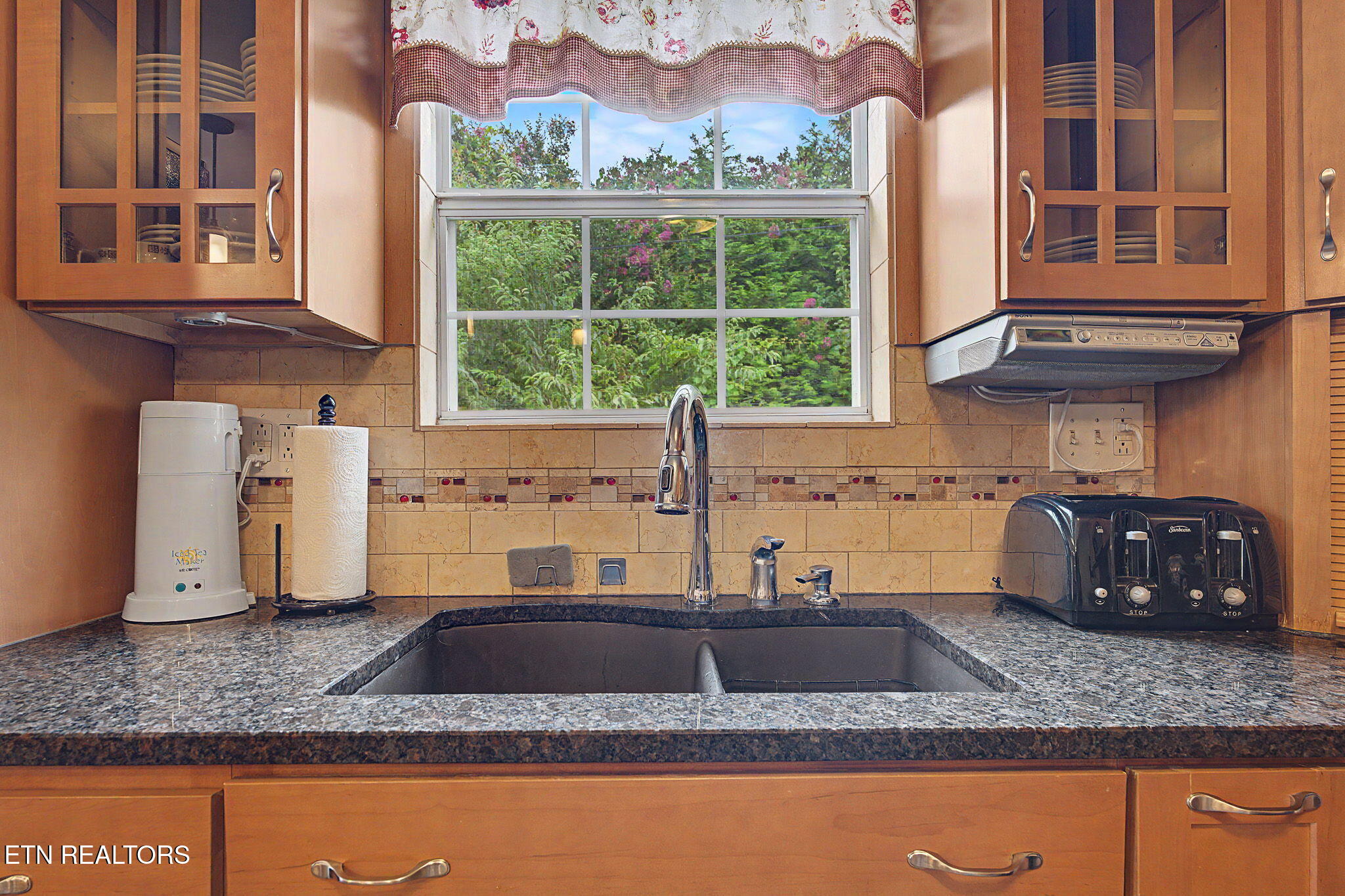 1121 Smokyview Drive Sevierville TN 37862