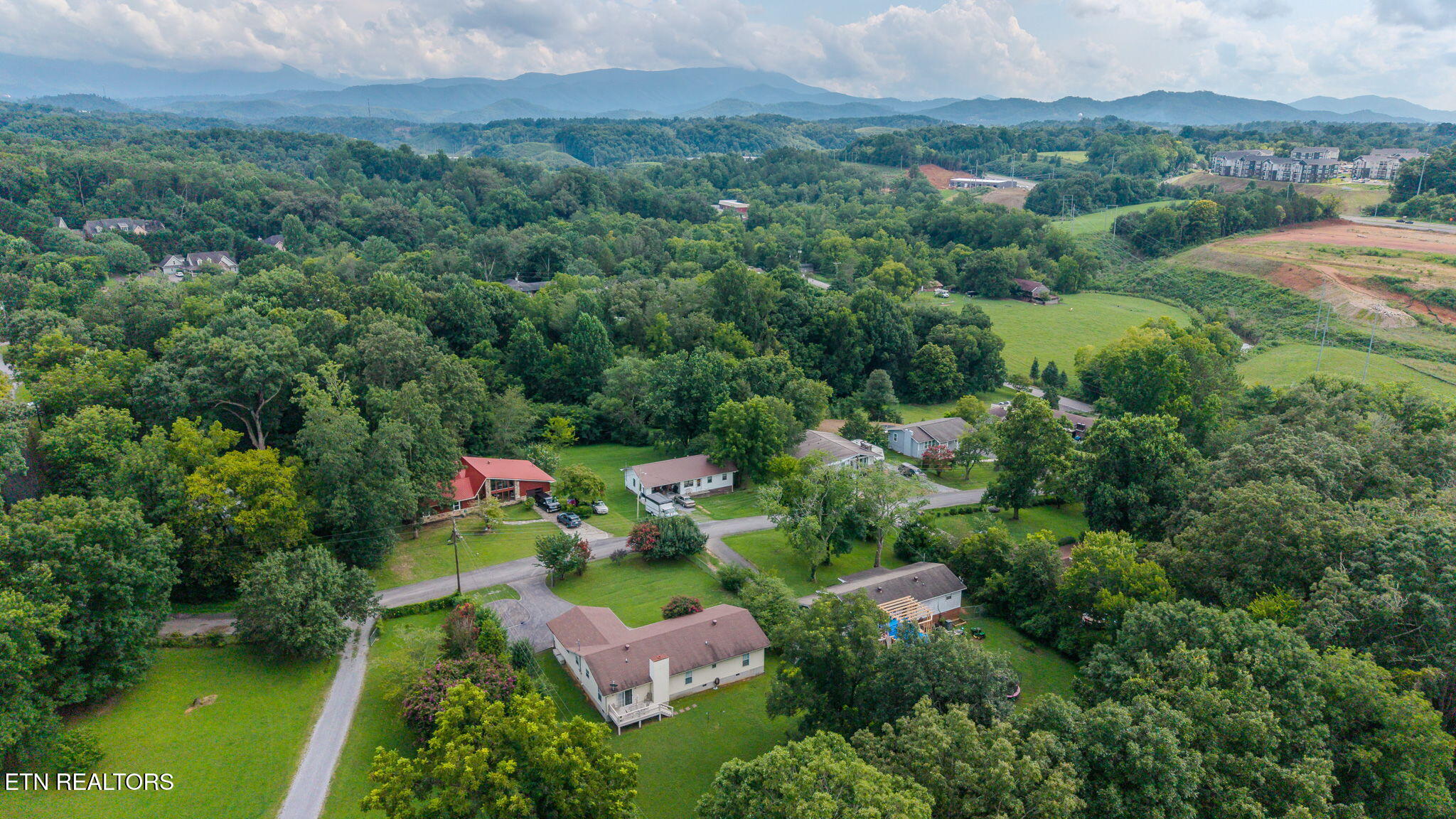 1121 Smokyview Drive Sevierville TN 37862
