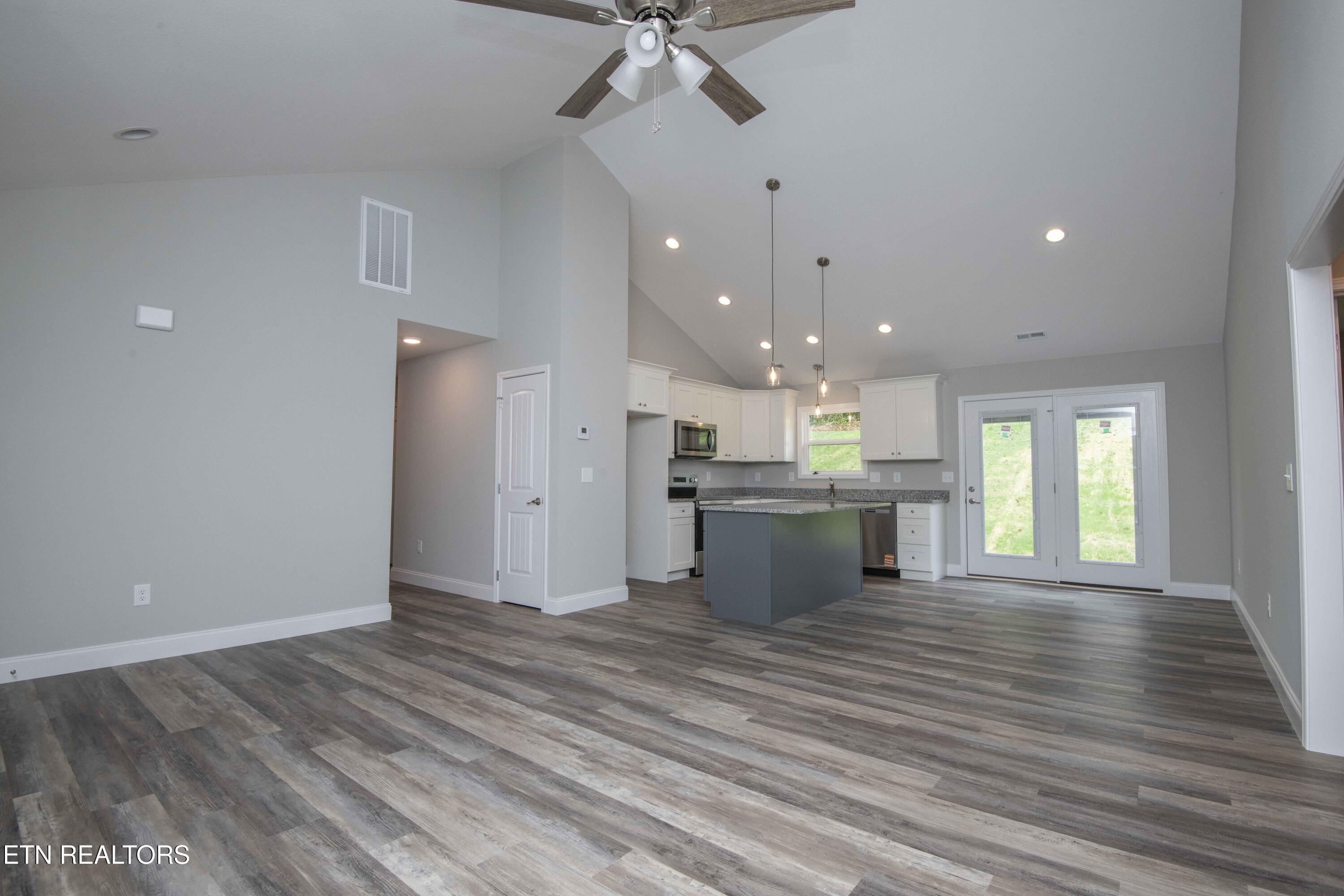 914 Mcadoo Street Clinton TN 37716