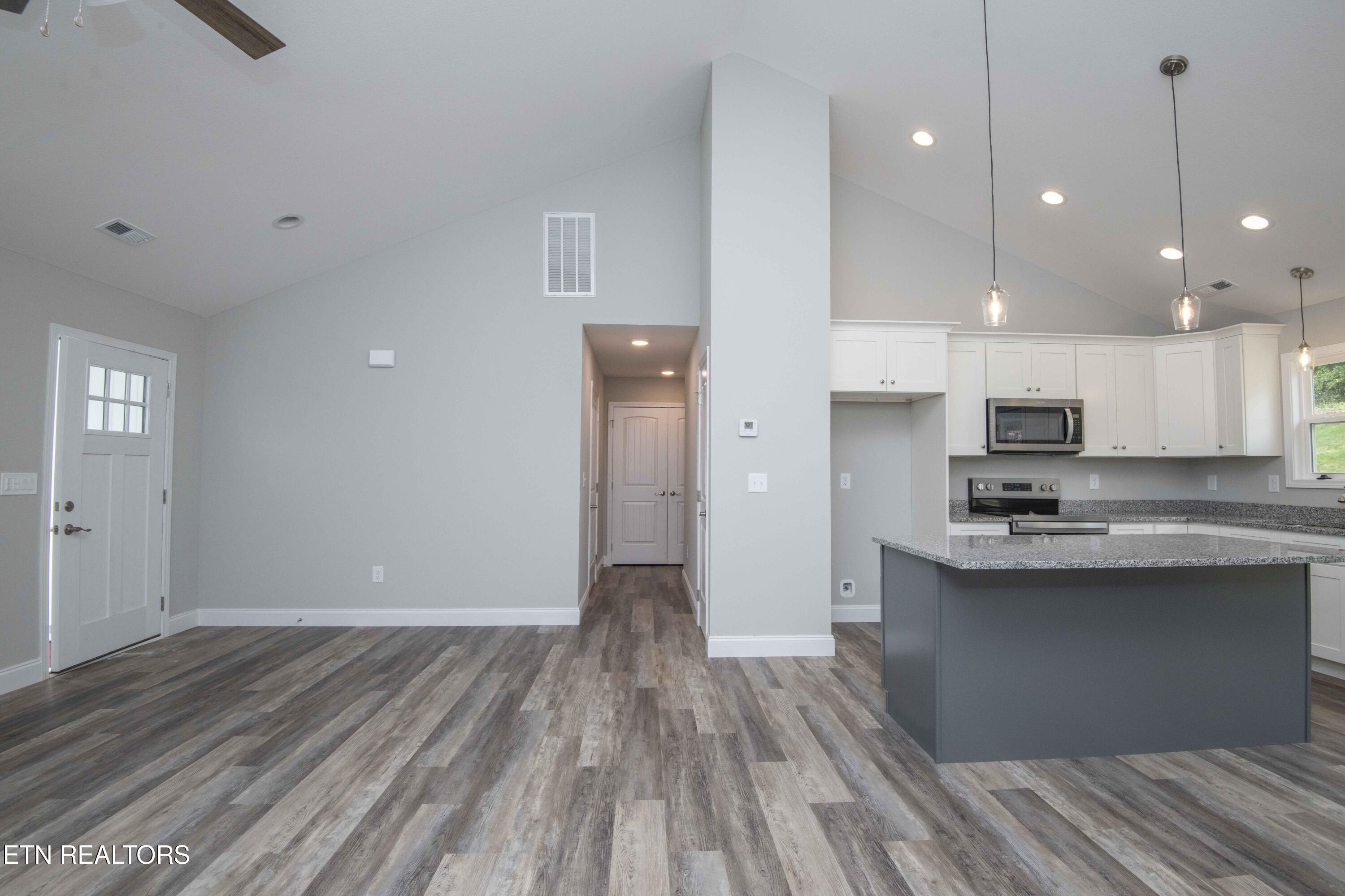 914 Mcadoo Street Clinton TN 37716