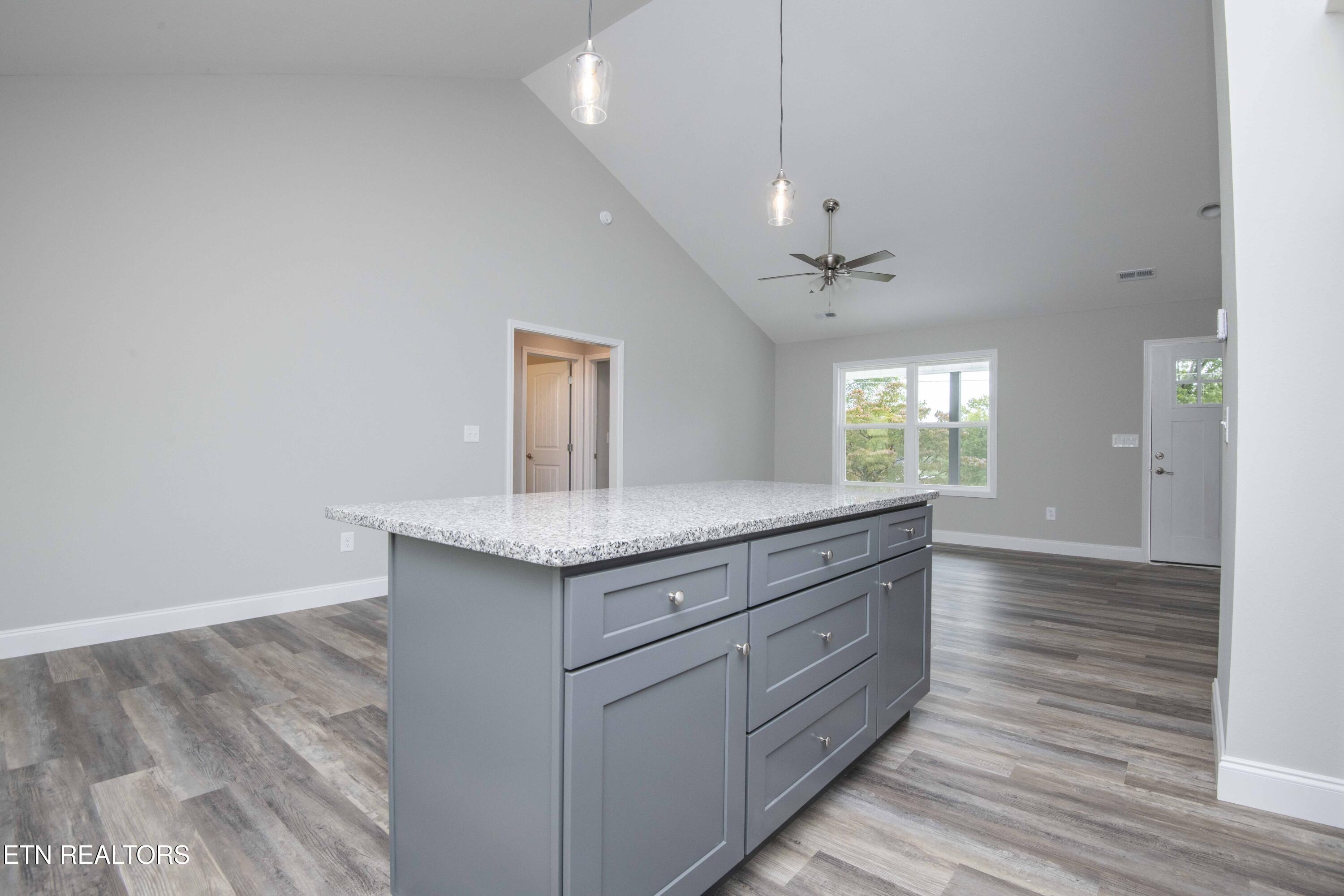 914 Mcadoo Street Clinton TN 37716