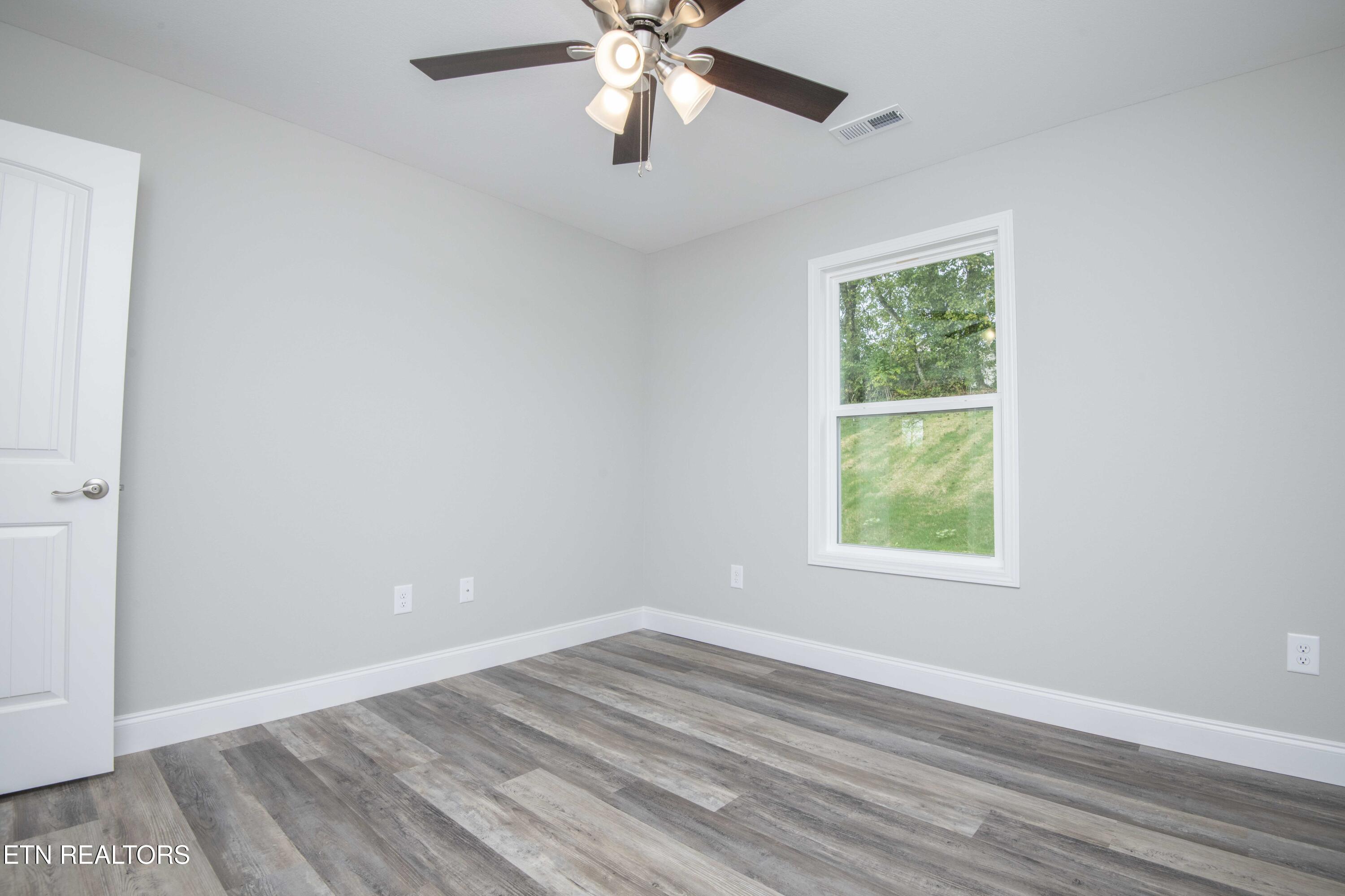 914 Mcadoo Street Clinton TN 37716