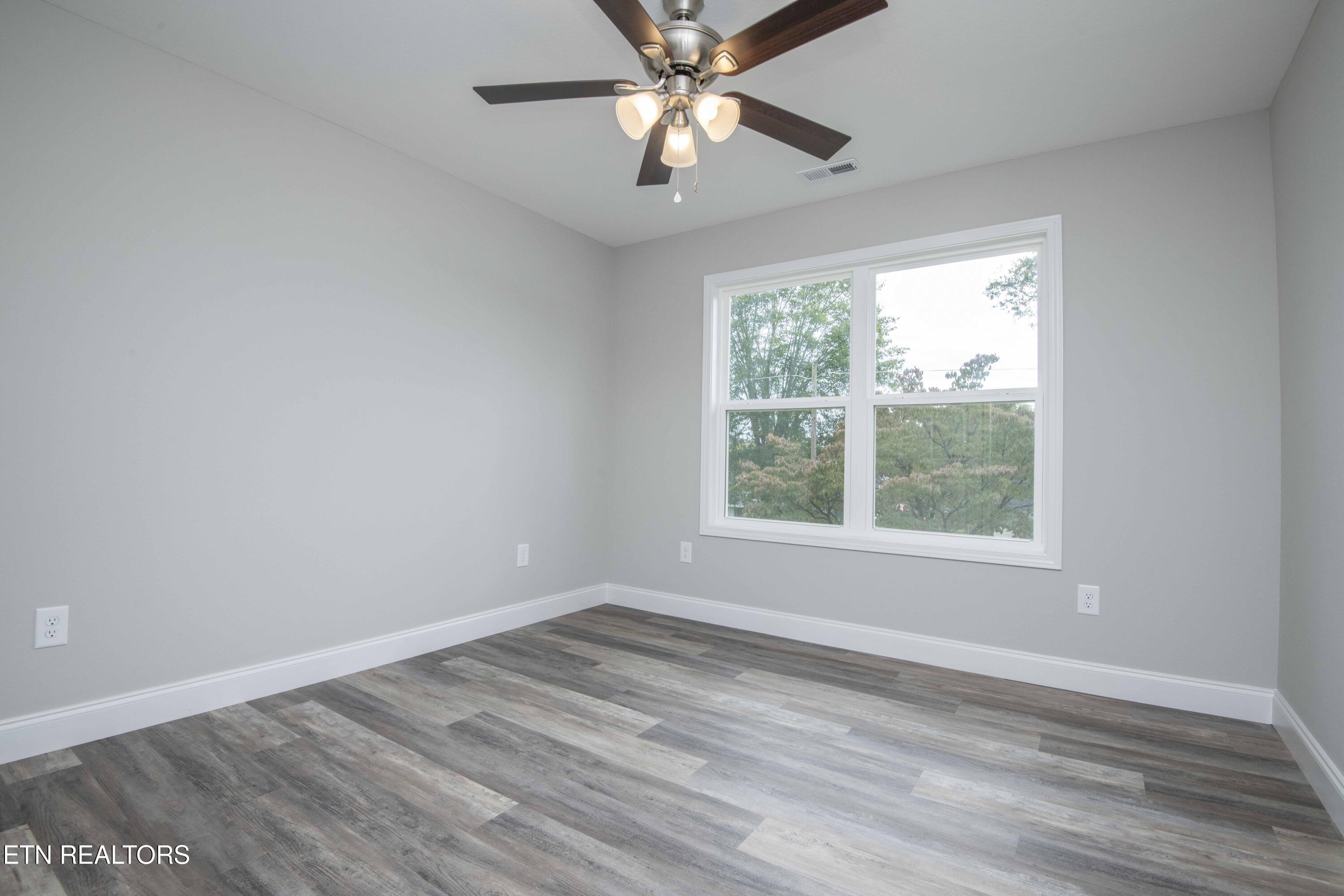 914 Mcadoo Street Clinton TN 37716