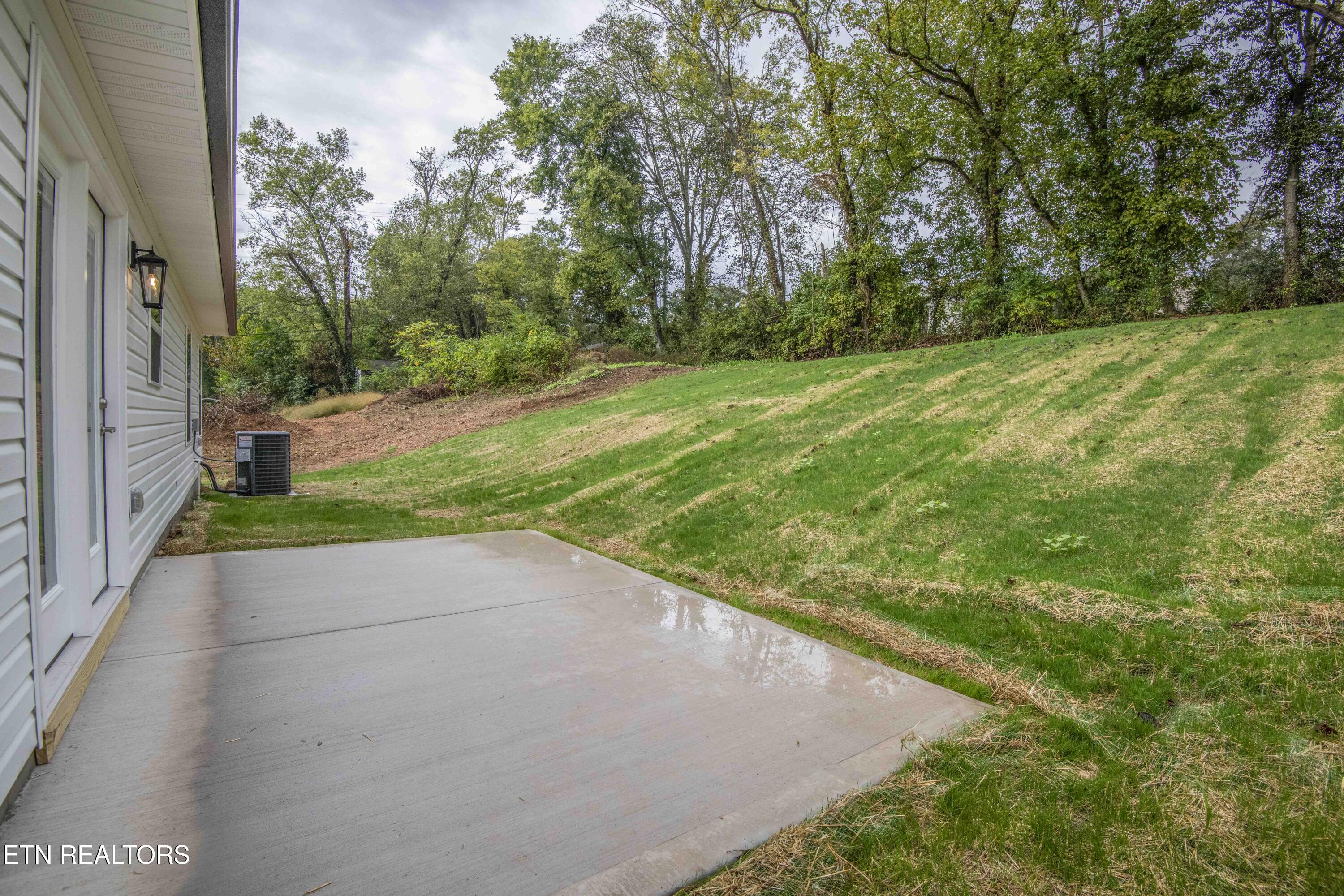 914 Mcadoo Street Clinton TN 37716