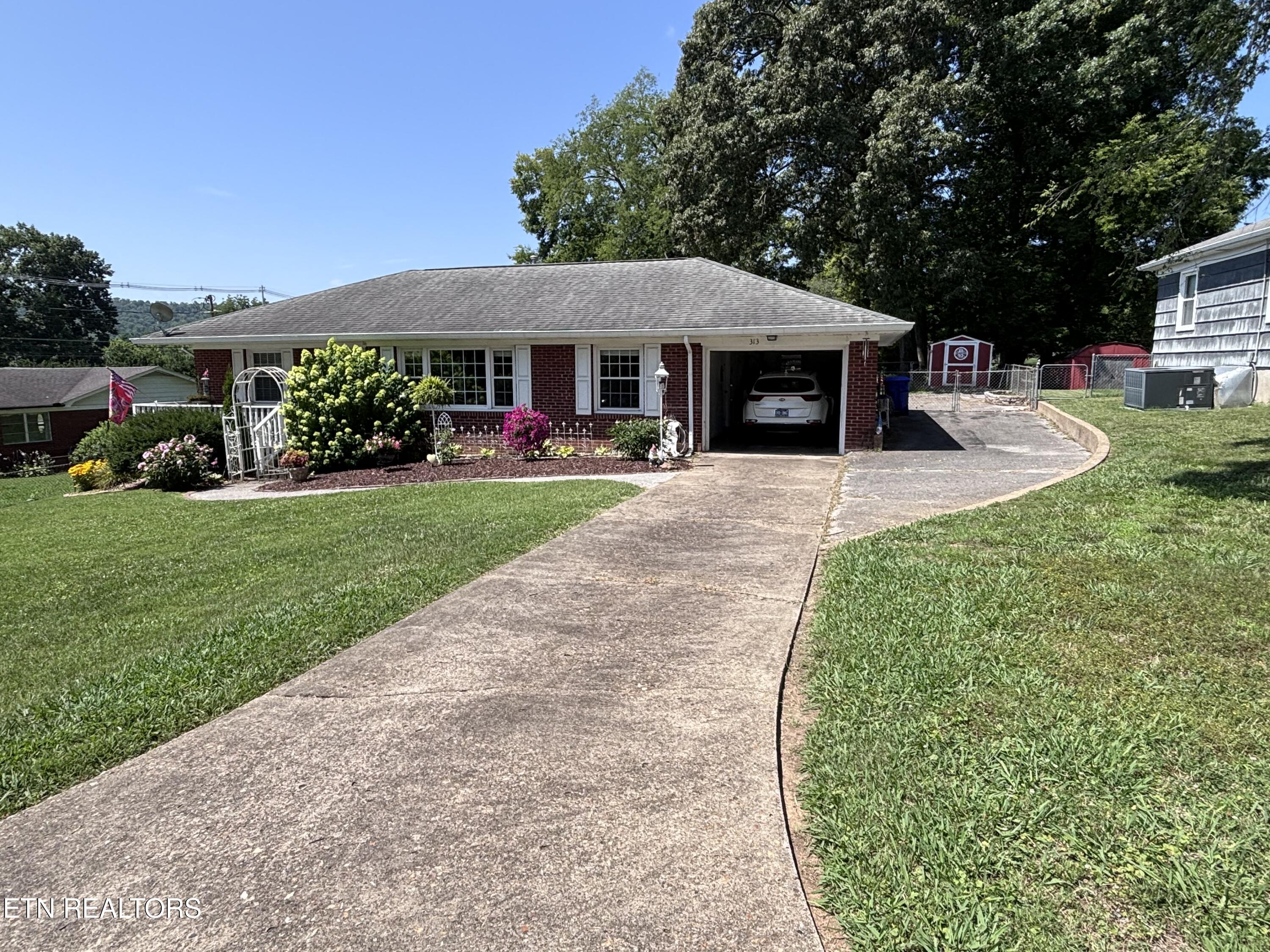 313 Cross Street Clinton TN 37716