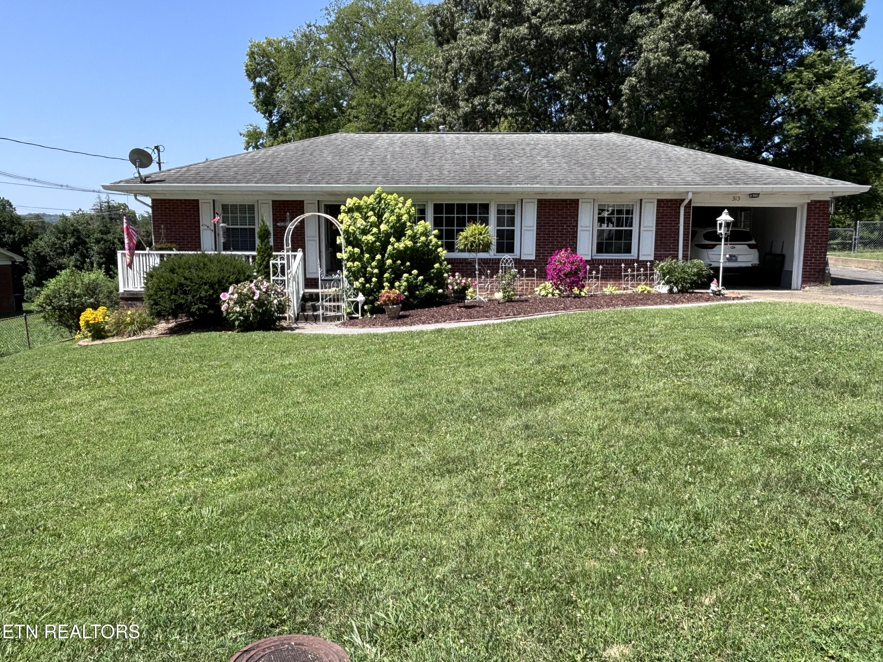 313 Cross Street Clinton TN 37716