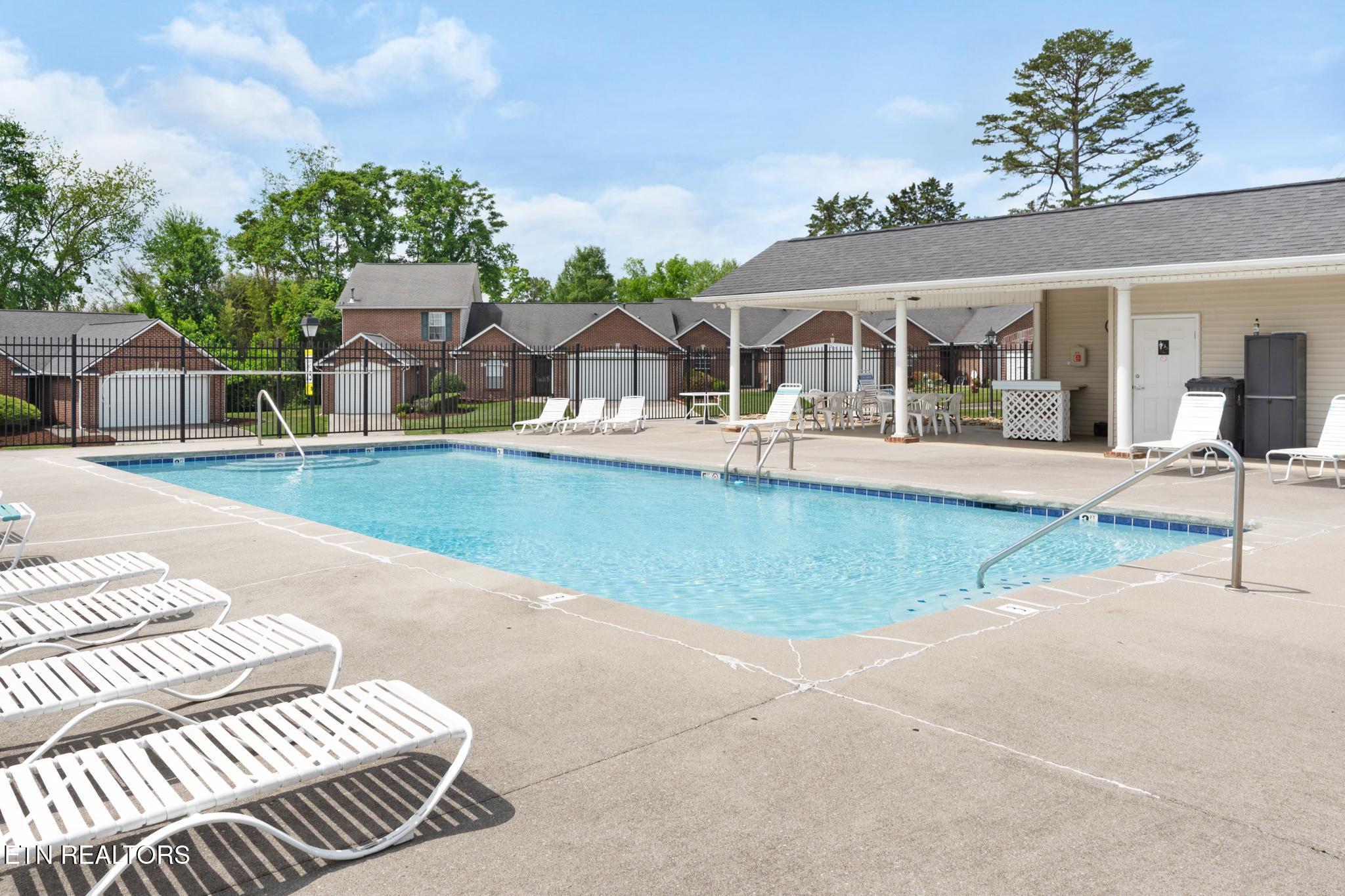6962 Pemmbrooke Shire Lane Knoxville TN 37909