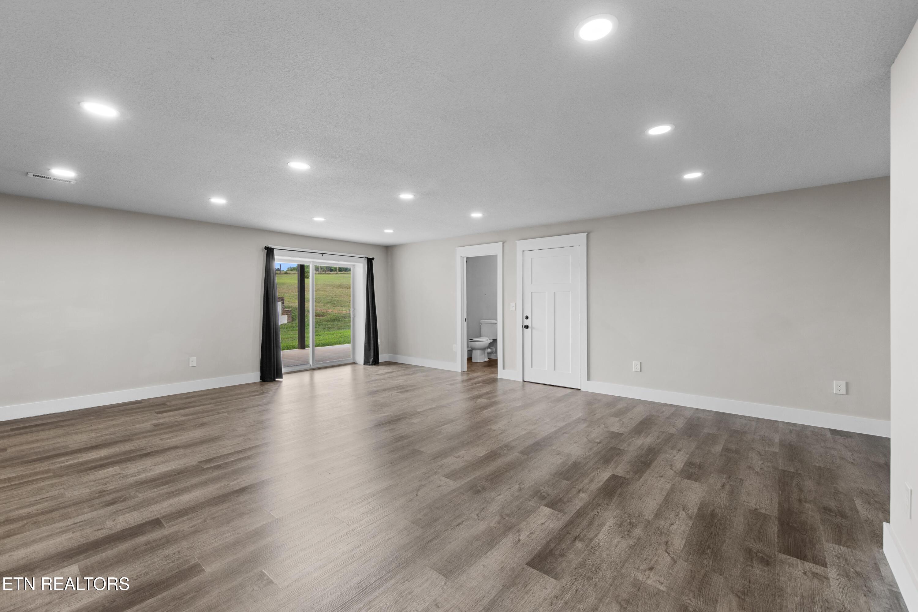 279 Lakeside Meadows Circle Madisonville TN 37354