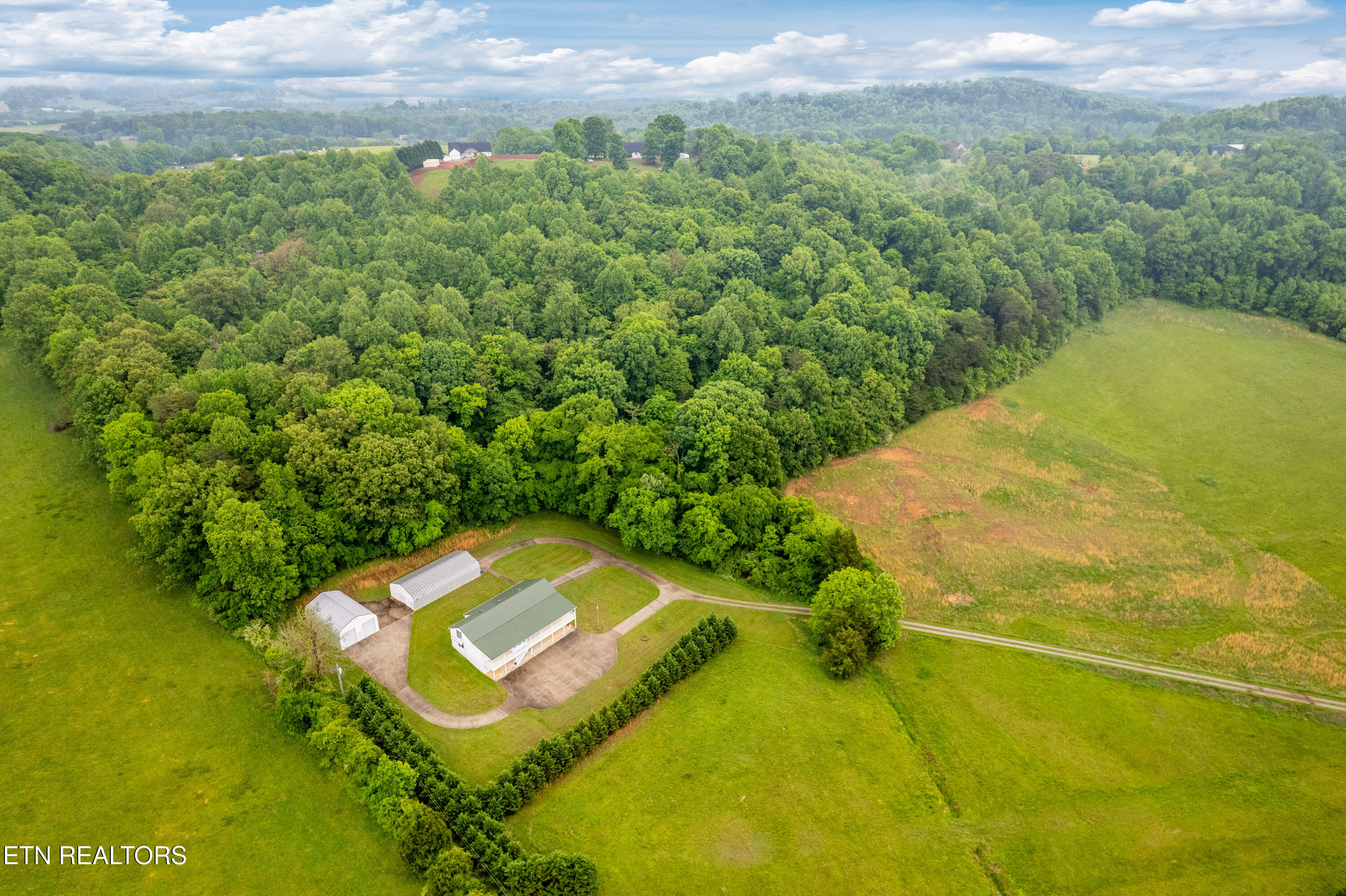 1700 Cedar Valley Road Sweetwater TN 37874