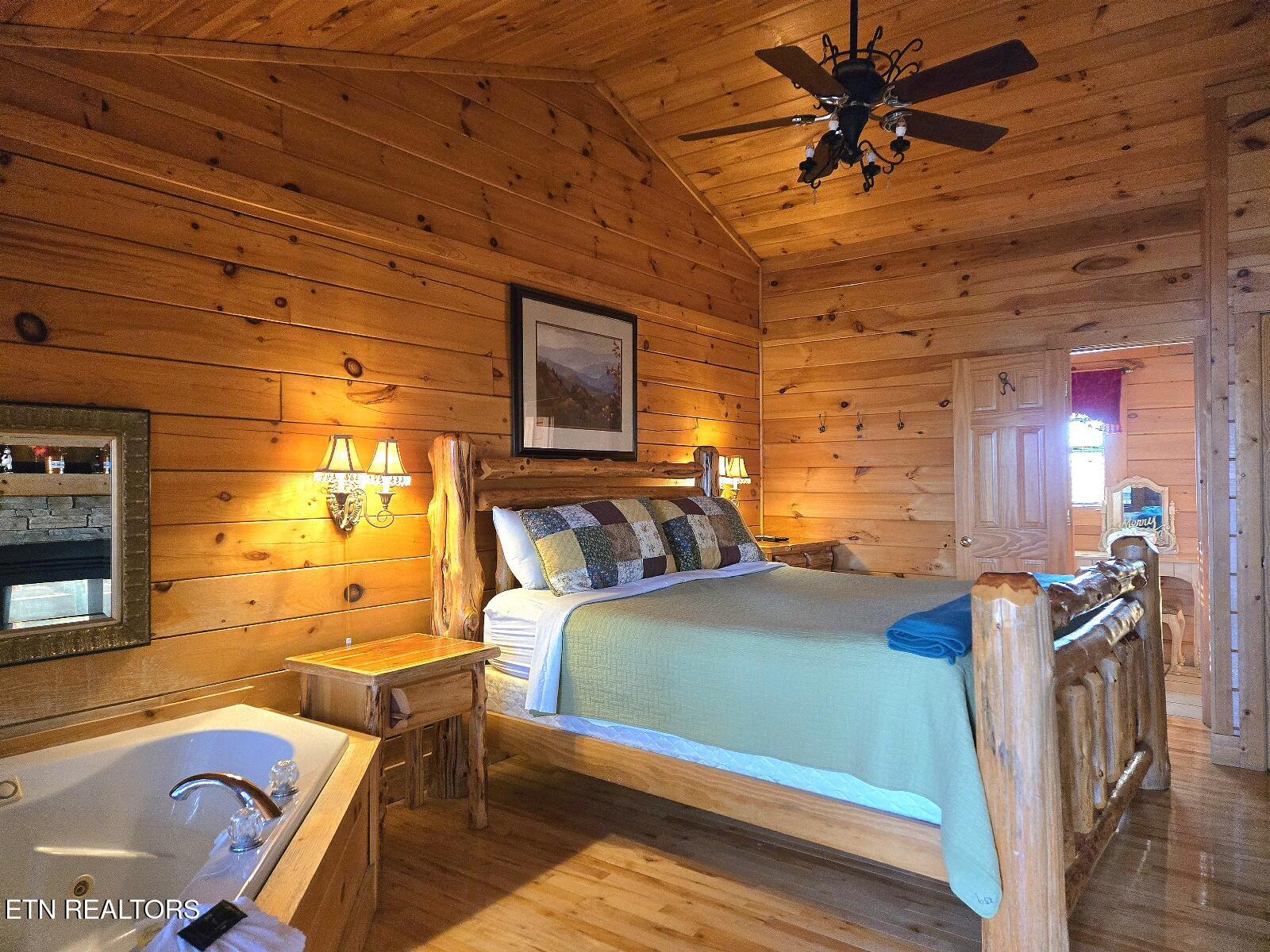 1529 Boo Boos Way Sevierville TN 37862