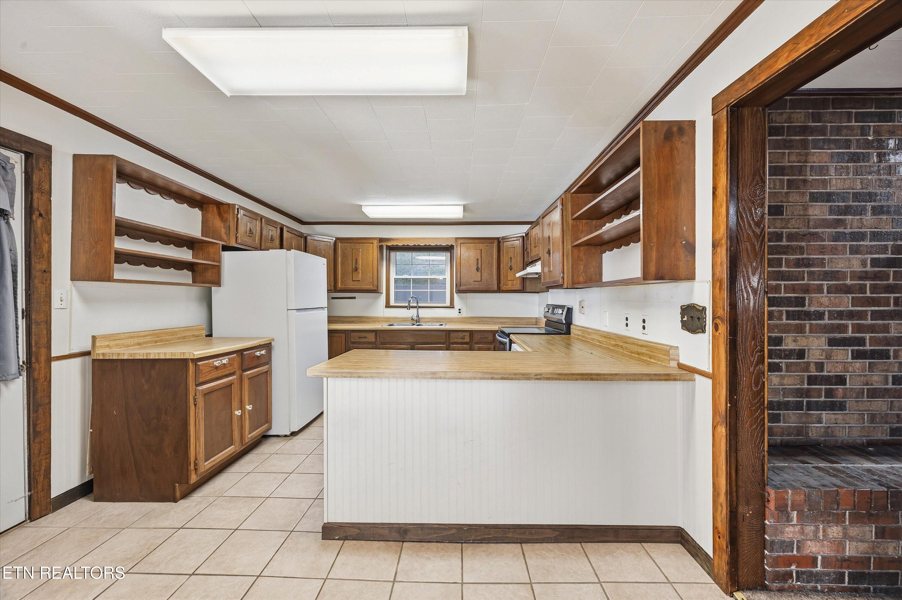 335 High Street Jellico TN 37762