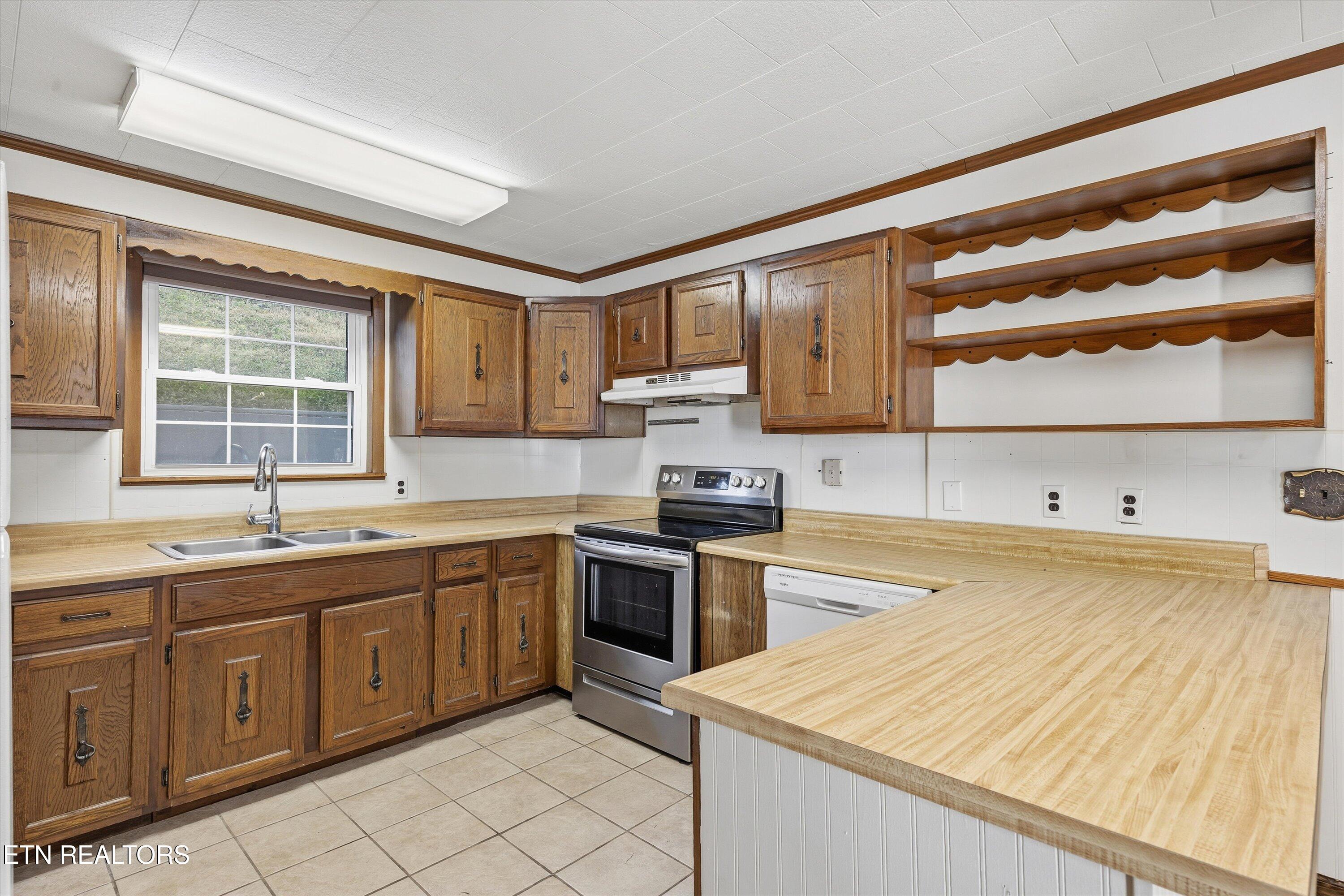 335 High Street Jellico TN 37762